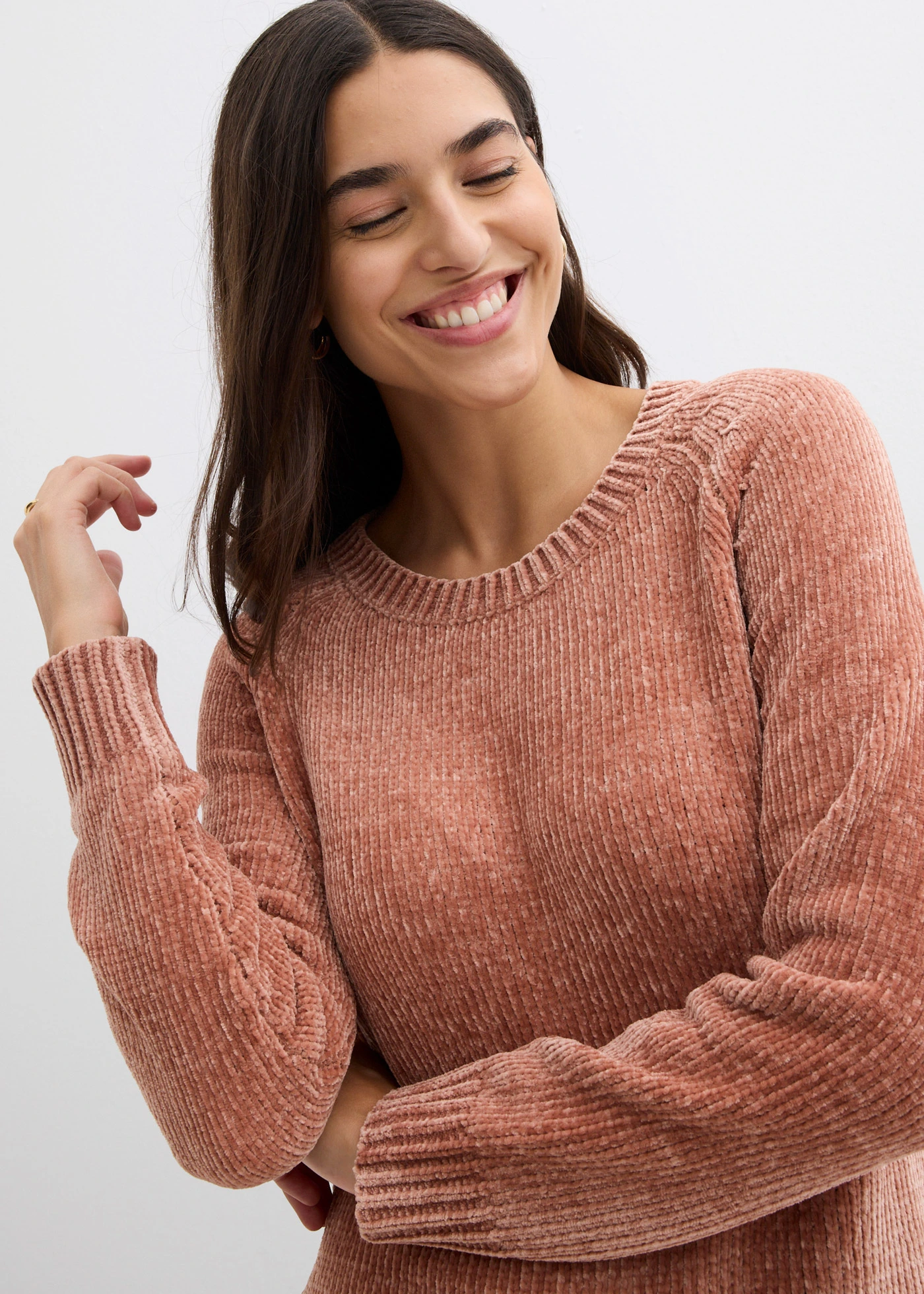 Oversized pletené šaty ze žinylky • čokoládový sorbet • bonprix obchod