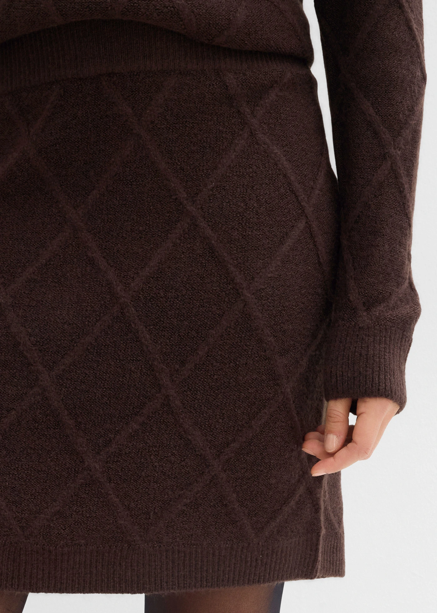 Jupe en maille torsadée • marron foncé • Boutique bonprix