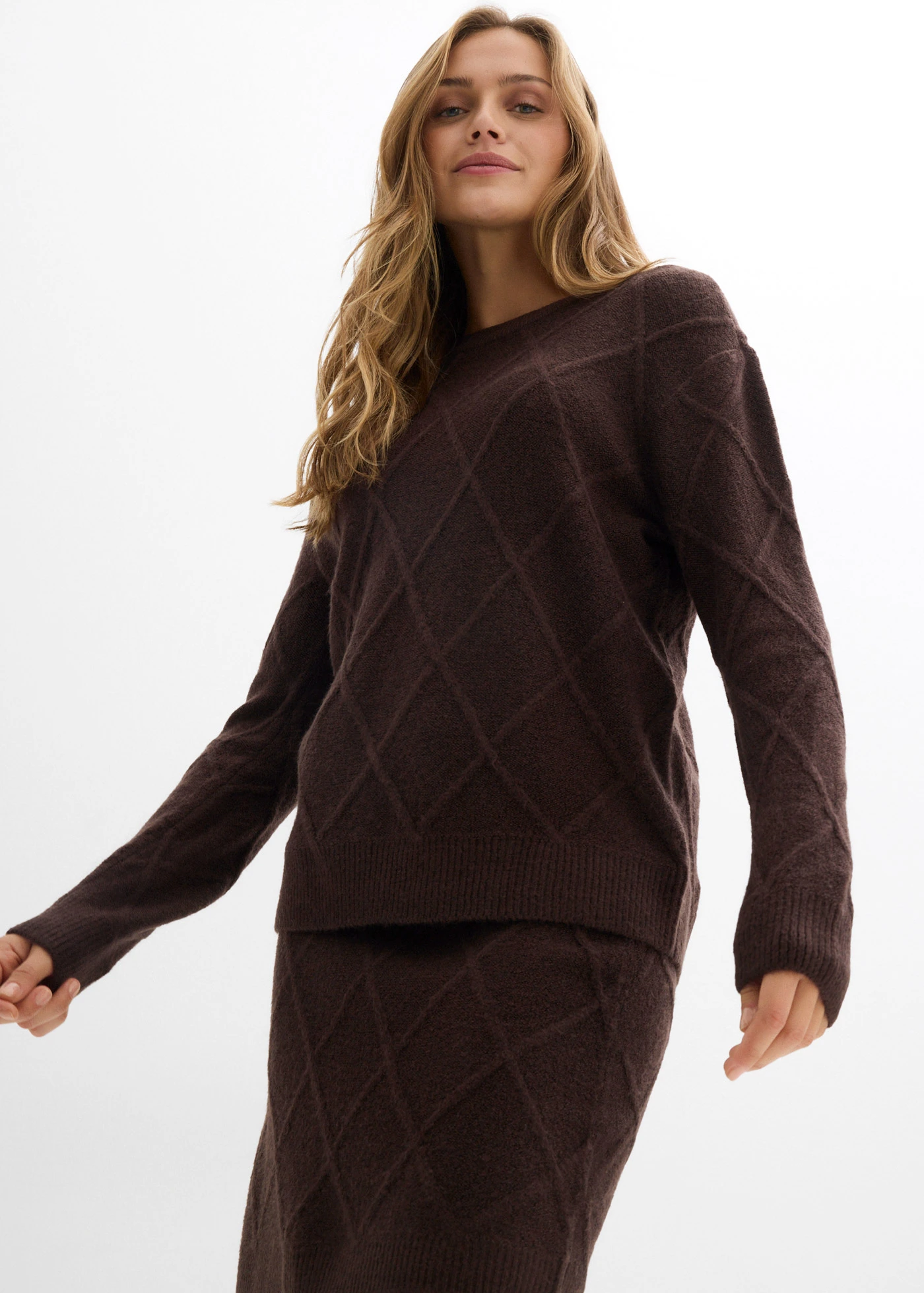 Jupe en maille torsadée • marron foncé • Boutique bonprix