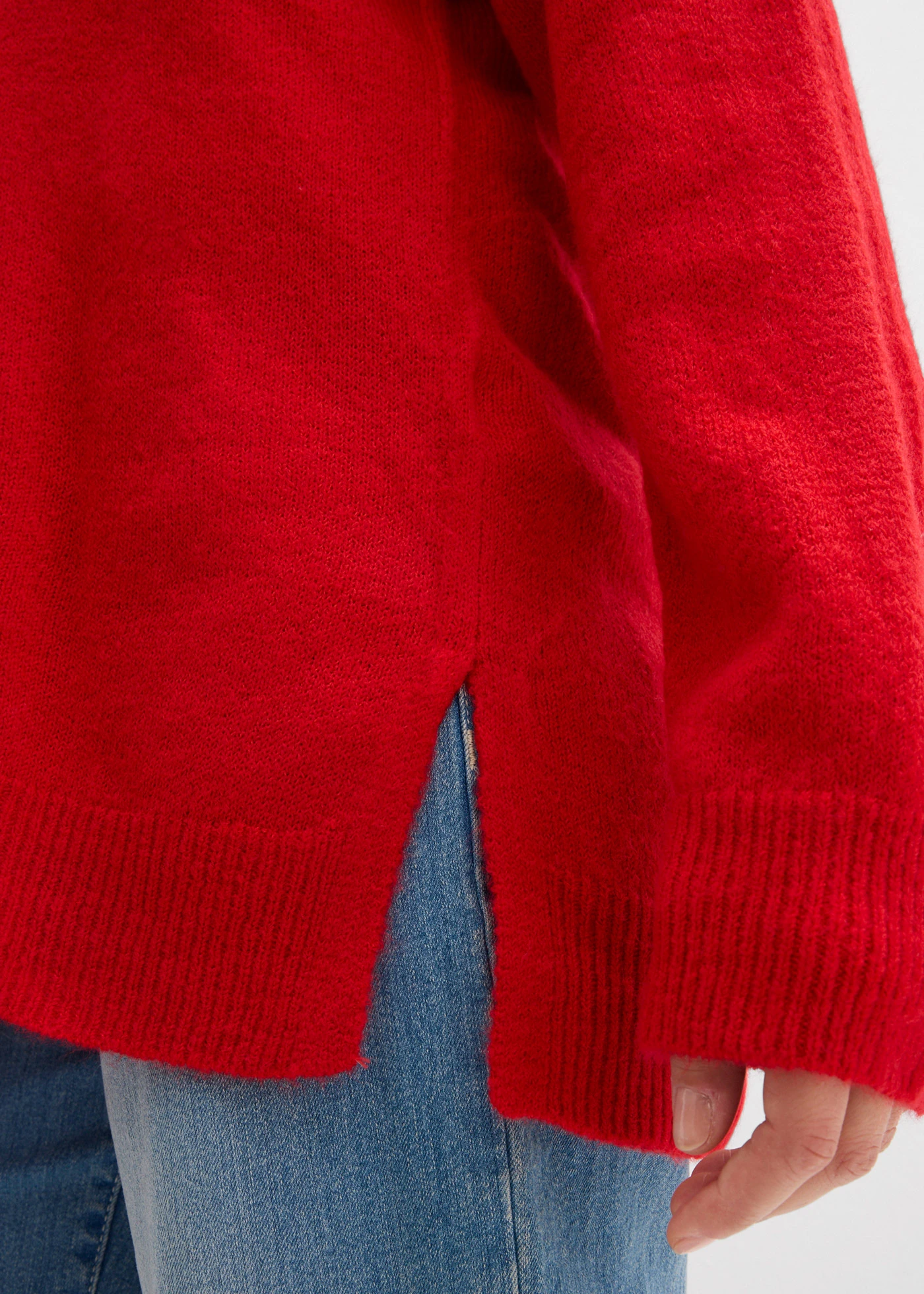 Dlouhý oversize svetr s postranními rozparky • lávově červená • bonprix obchod