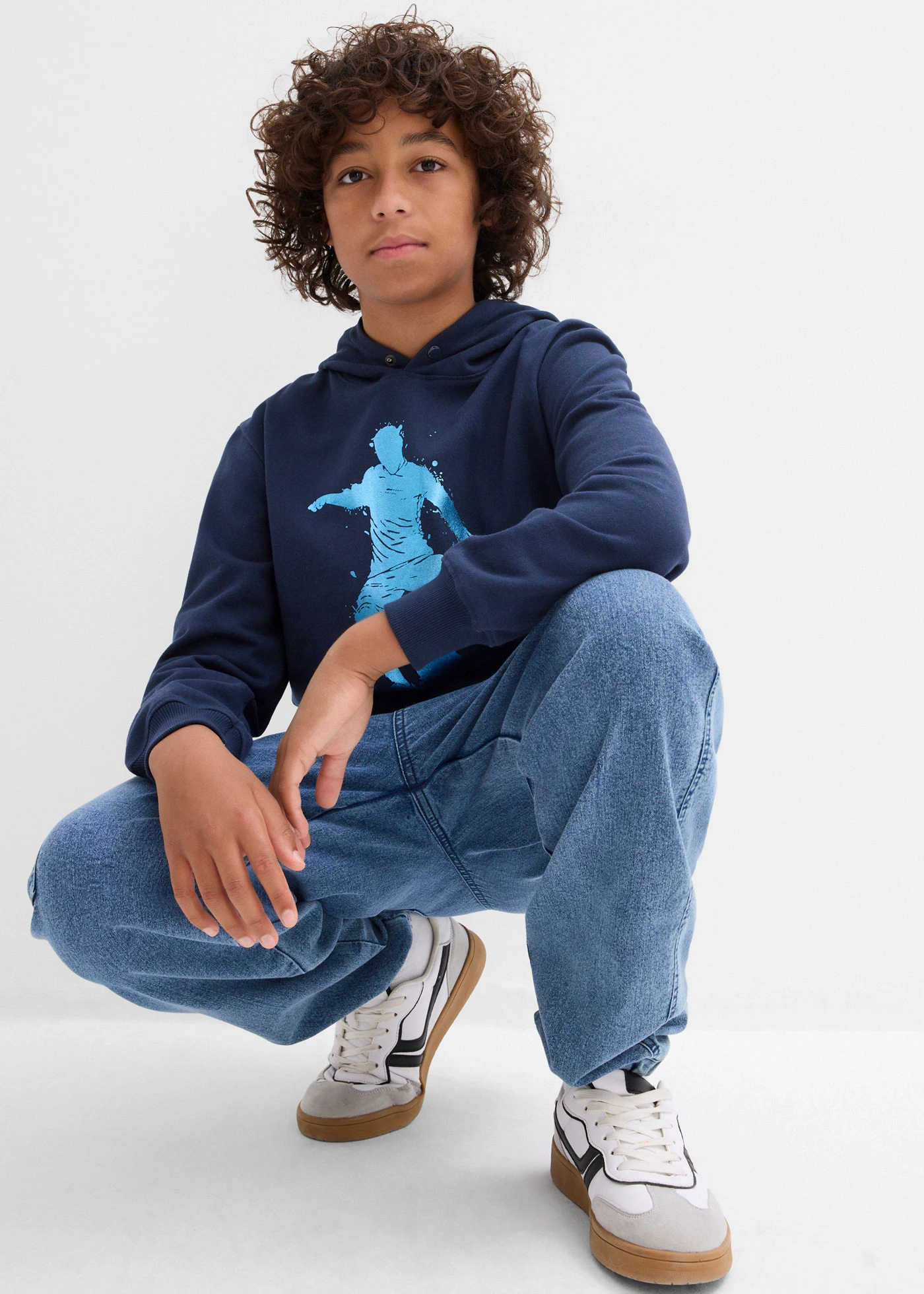 Sweat à capuche en coton mélangé • bleu foncé imprimé • Boutique bonprix