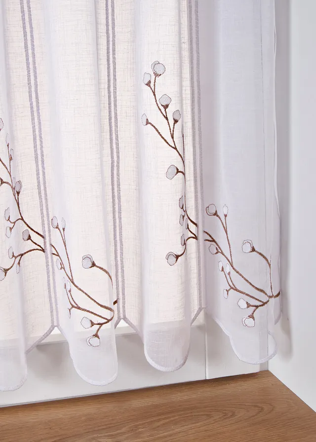 Valletje met borduursel, Kleur: wit