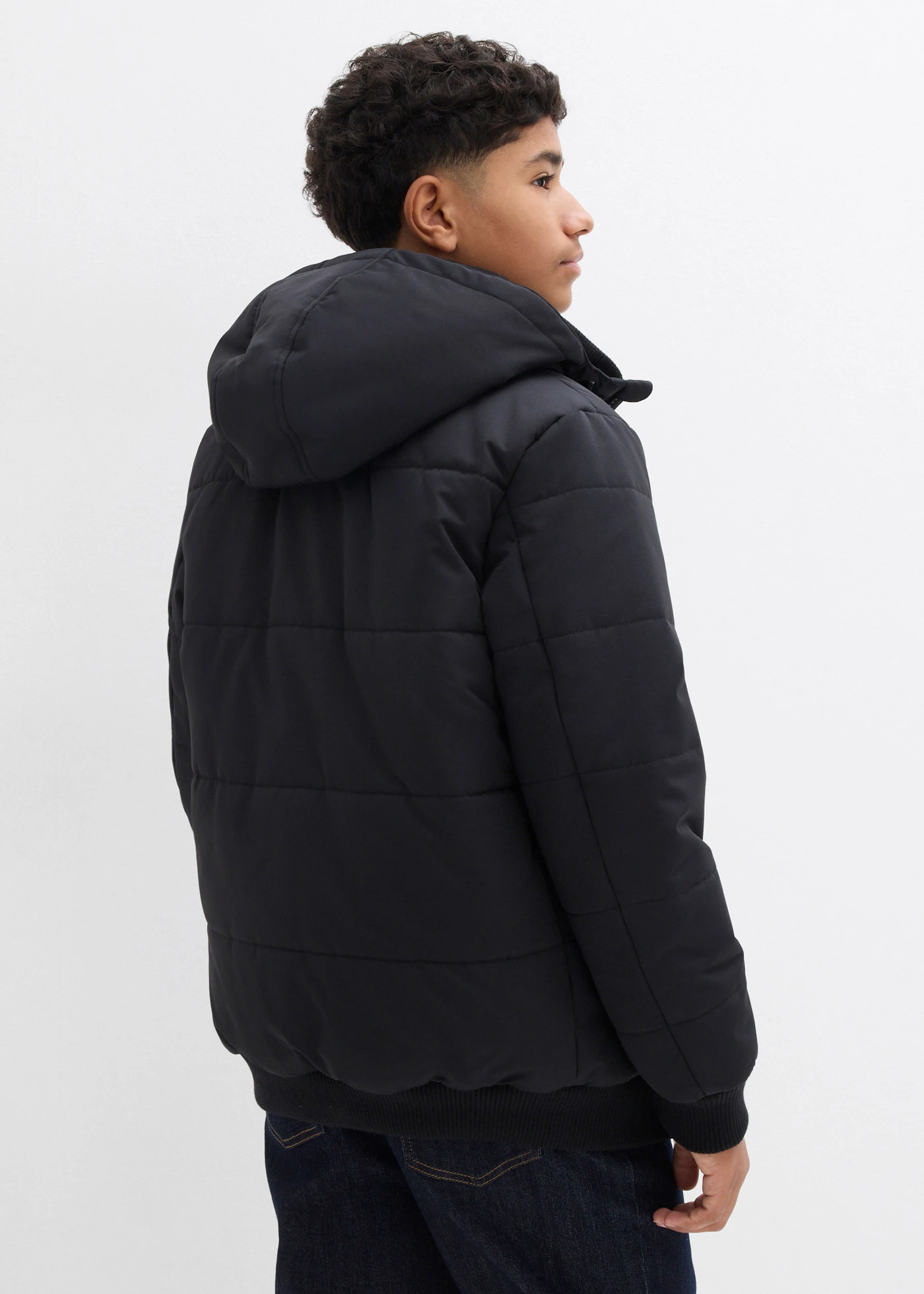 Blouson d’hiver matelassé à capuche • noir • Boutique bonprix