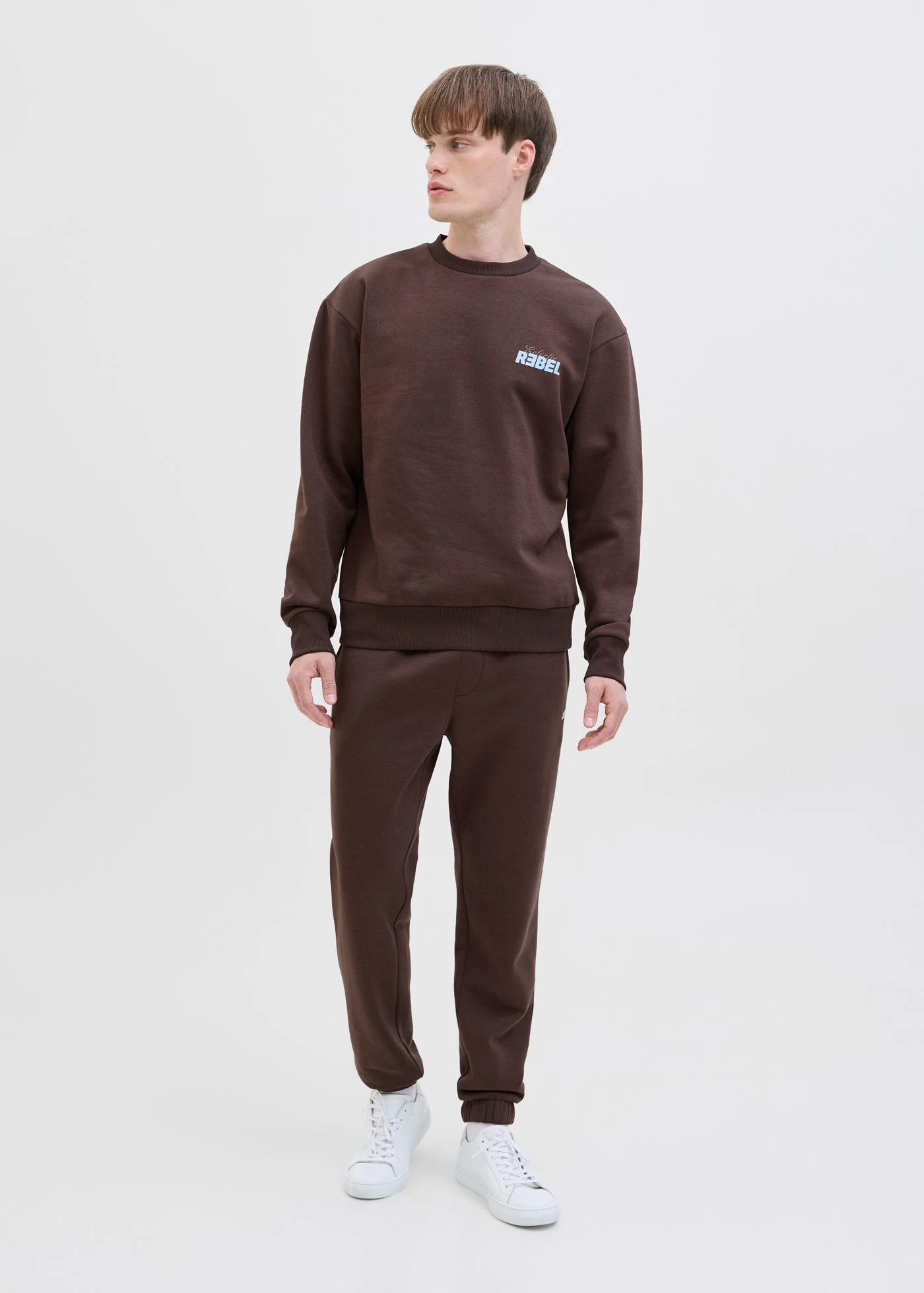 Mikina JJ REBEL s potiskem na zádech • hnědá s potiskem • bonprix obchod