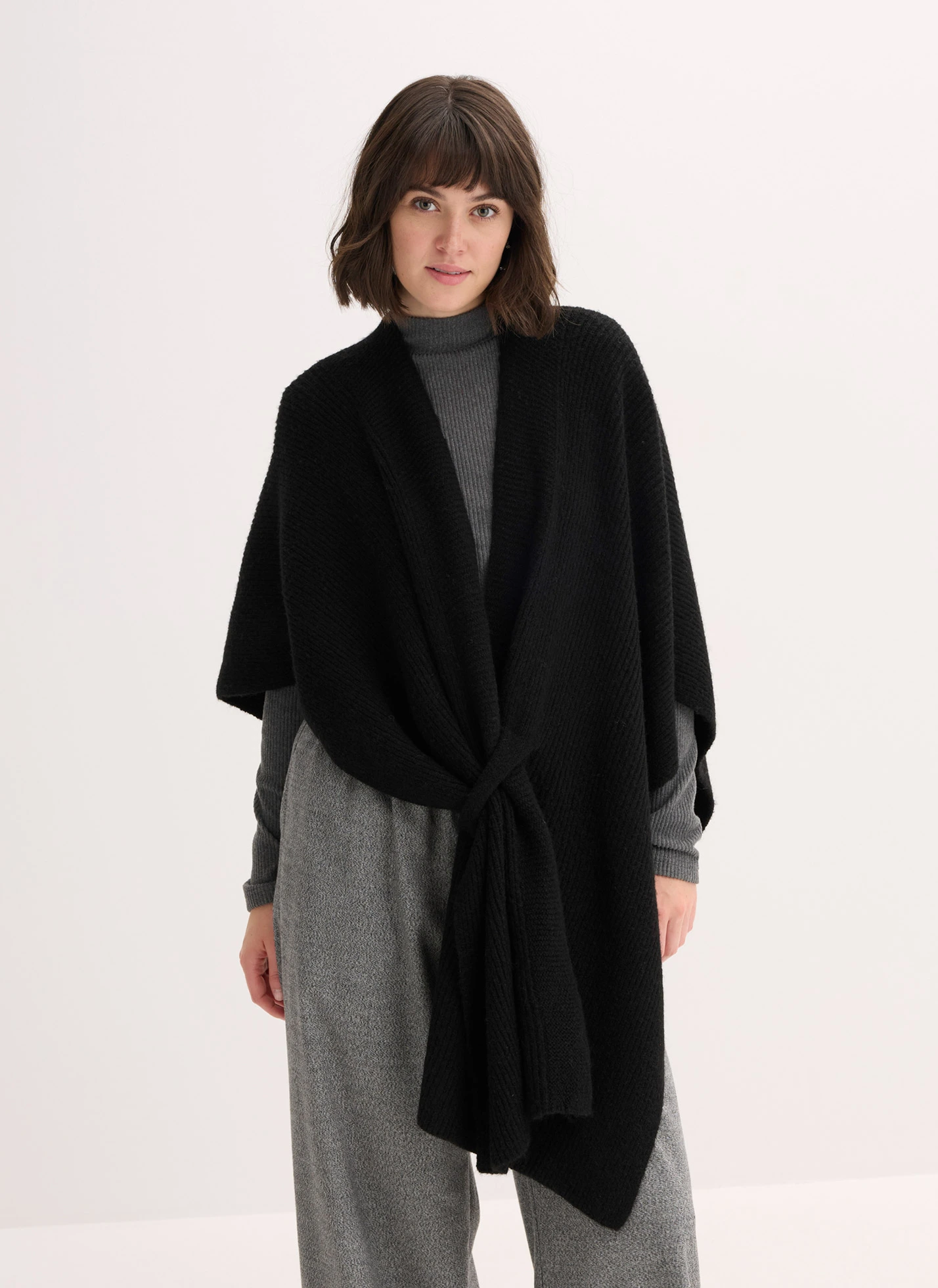 Pončo šál • černá • bonprix obchod