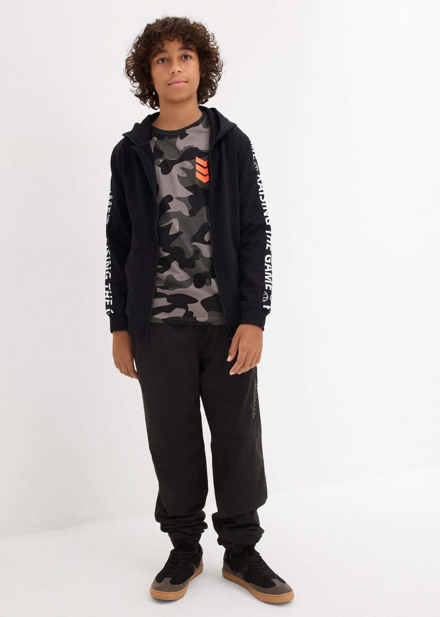 Triko s dlouhým rukávem, z čisté bavlny  (3 ks v balení) • bílá + černá + šedá s potiskem • bonprix obchod