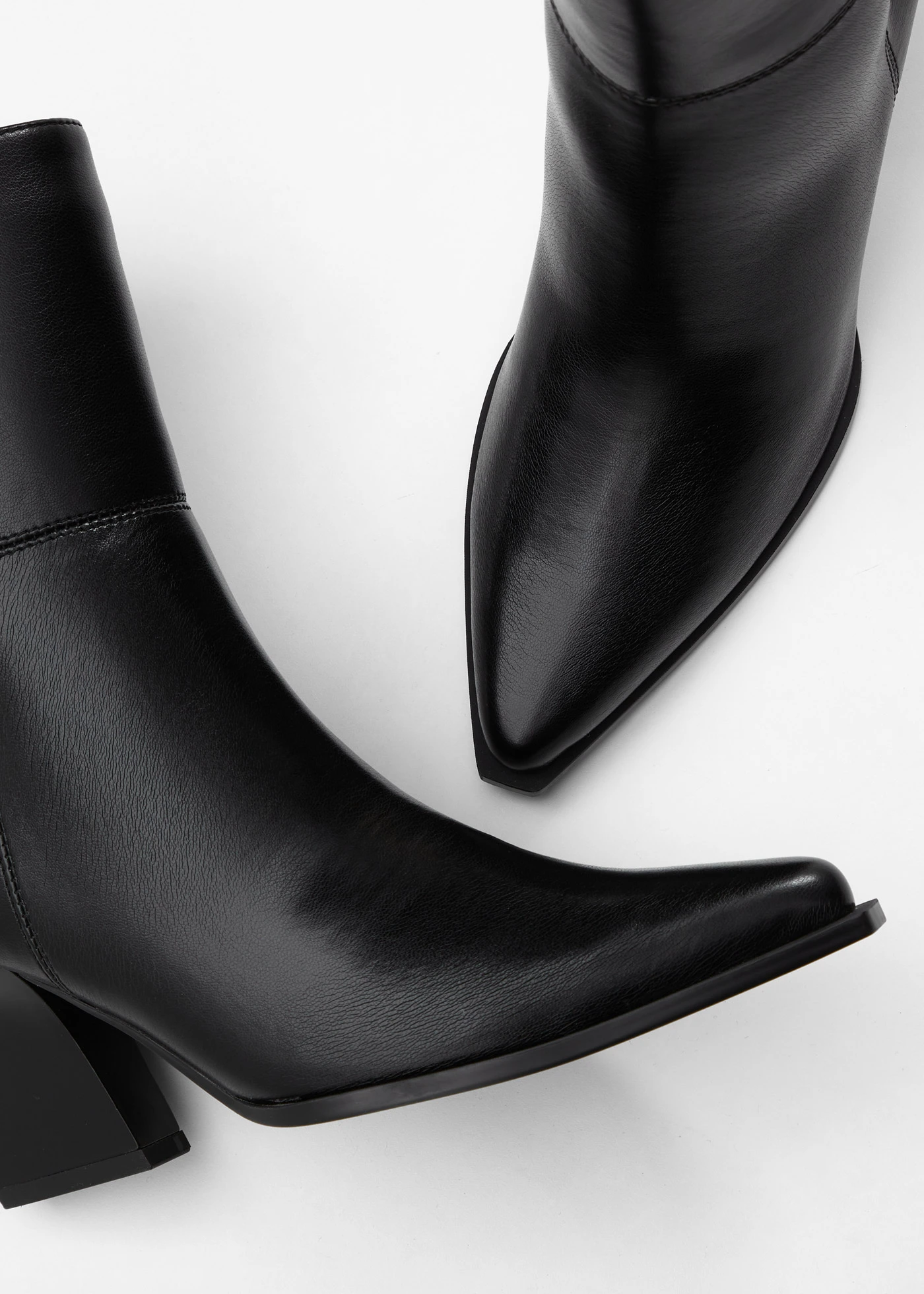 Cizme scurte • negru • magazin bonprix