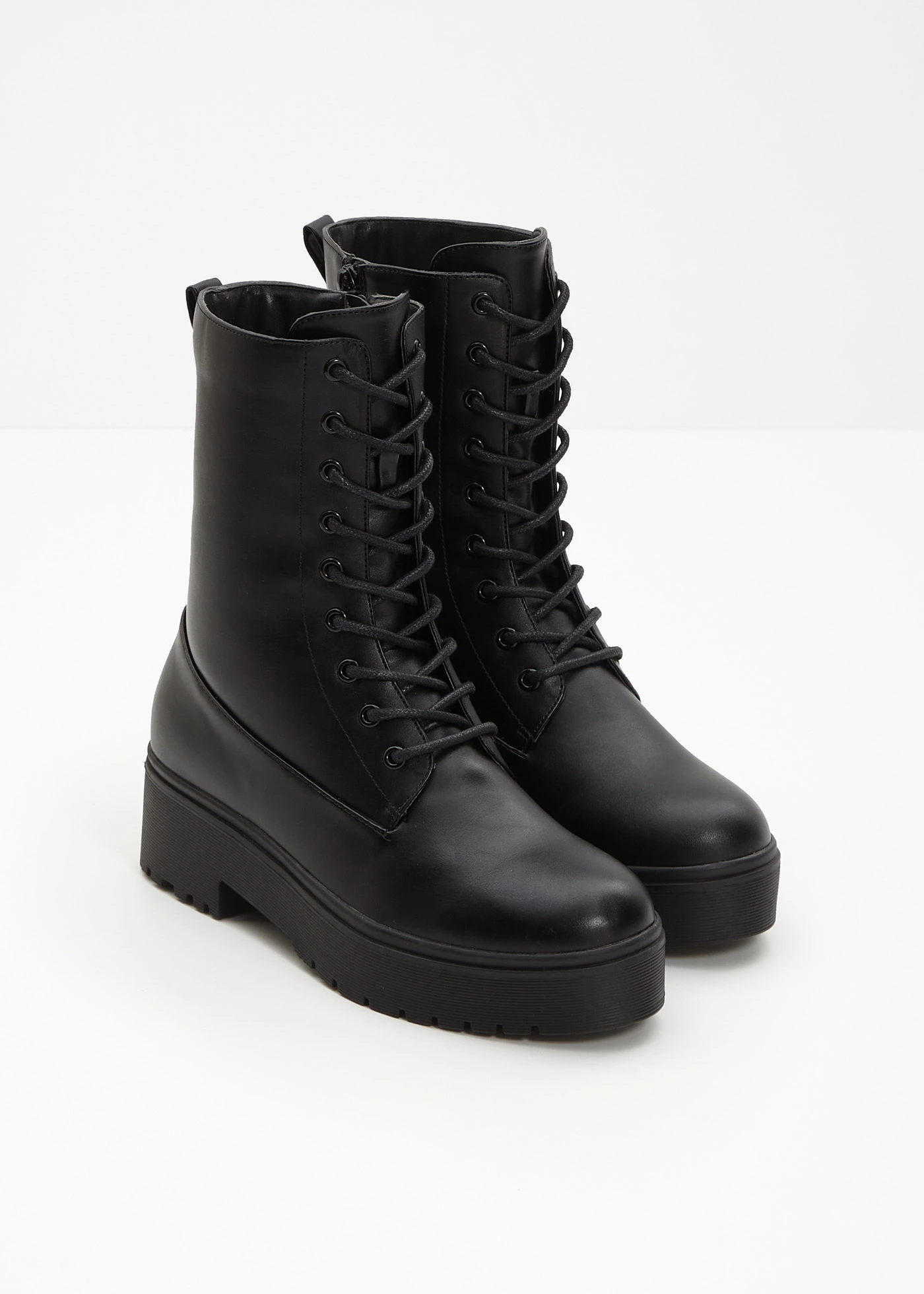 Veterboots met plateauzool • zwart • bonprix online shop