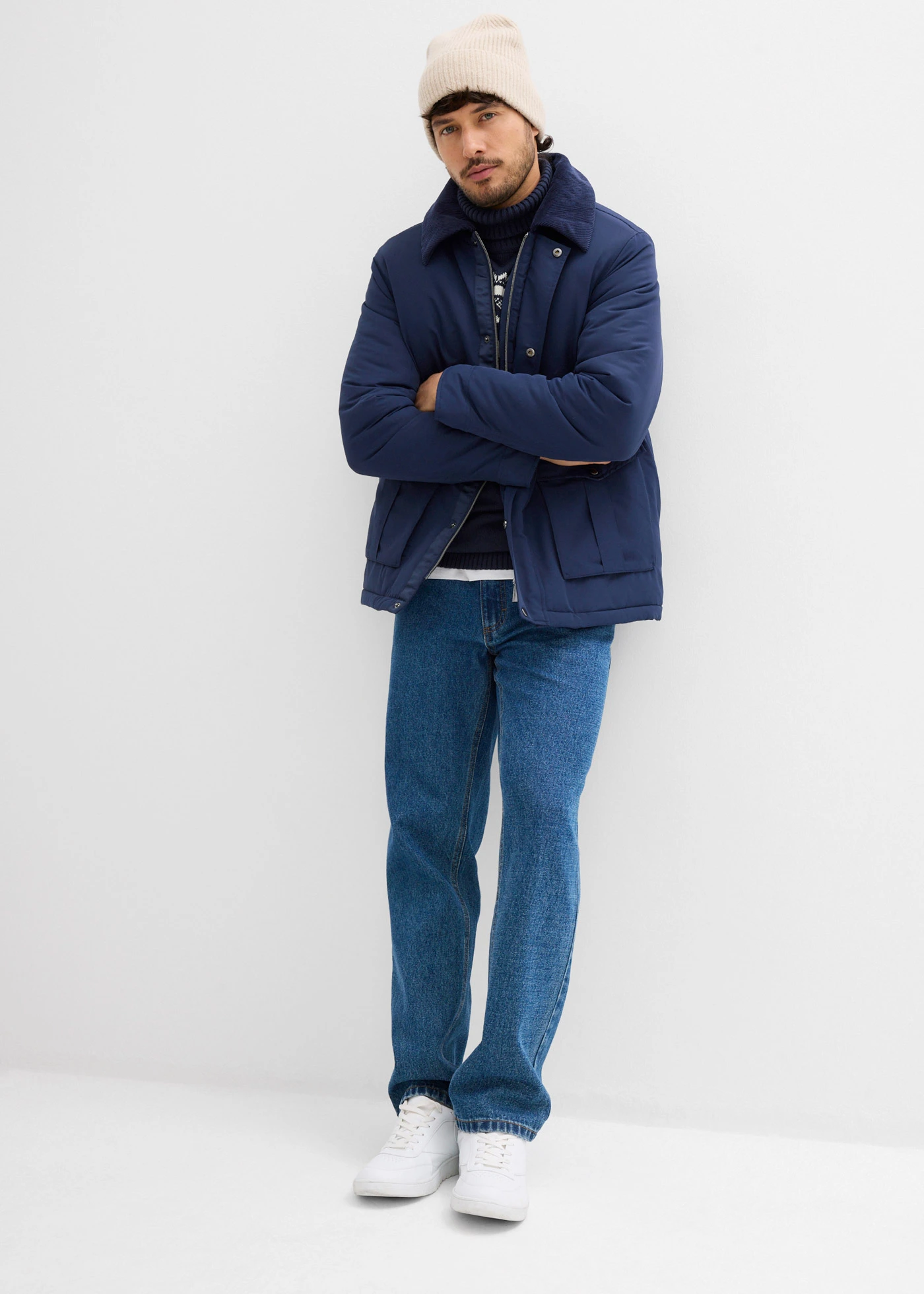 Blouson rembourré pour l’hiver avec col en velours côtelé • bleu foncé • Boutique bonprix