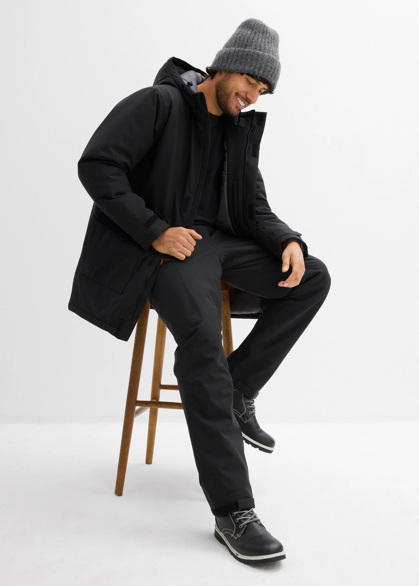 Parka imperméable en matière technique avec doublure matelassée • noir • Boutique bonprix