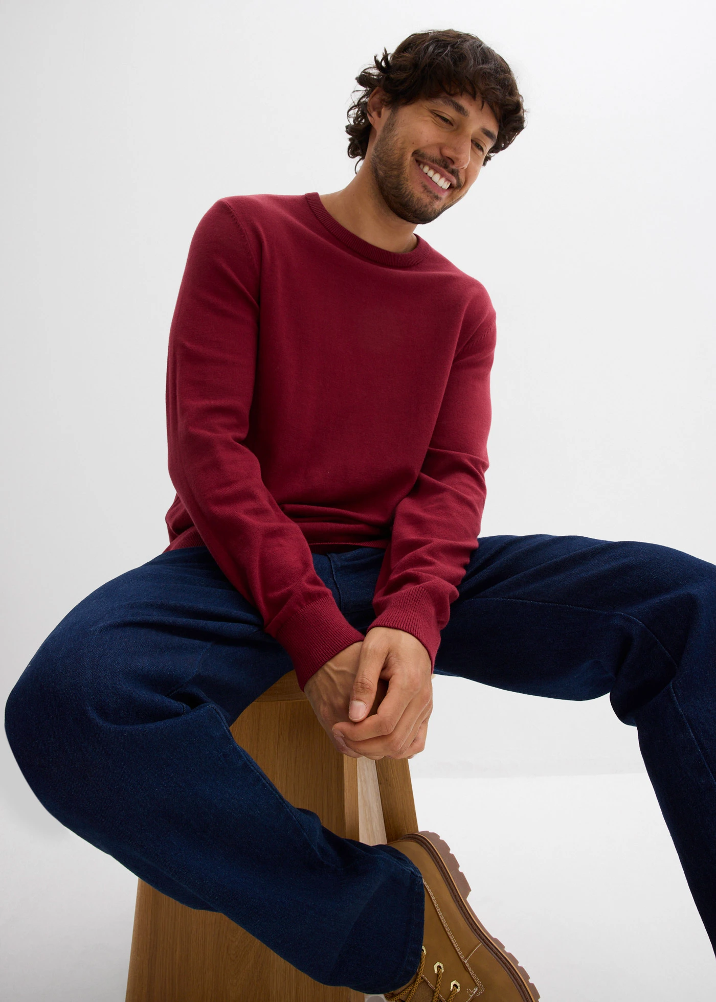 Cienki sweter z miękkiej mieszanki bawełny • czerwony śliwkowy • sklep bonprix