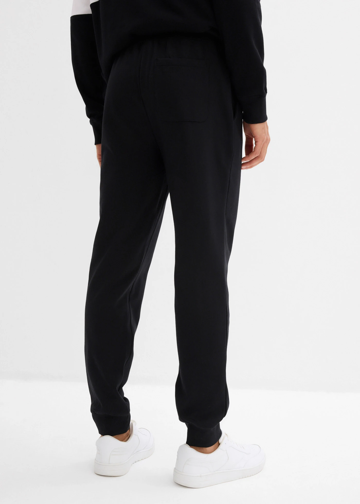 Joggingové kalhoty s žebrovaným nápletem na spodním okraji • černá • bonprix obchod