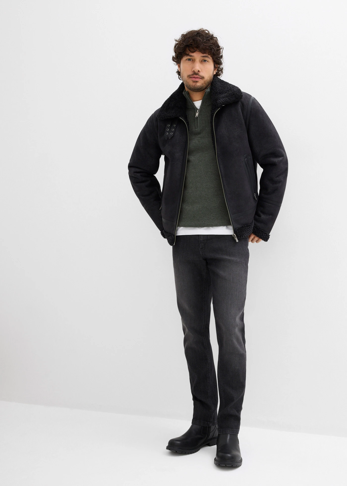 Könnyű Slim Fit farmer, Straight • fekete denim • bonprix áruház