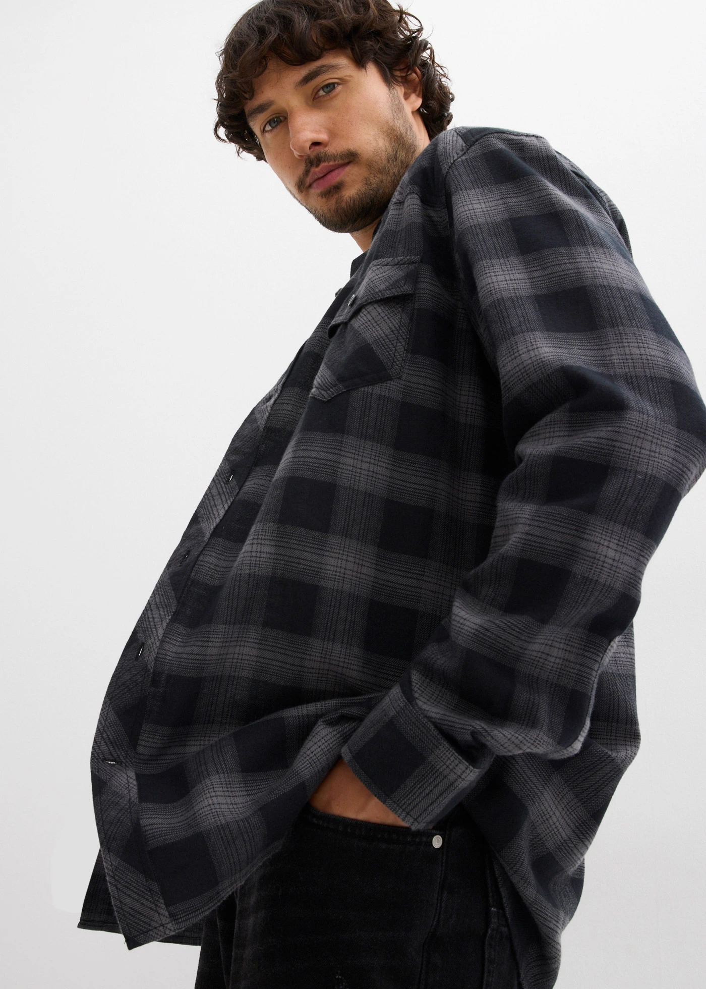Flanelová košile z čisté bavlny • černo-kouřově šedá kostkovaná • bonprix obchod
