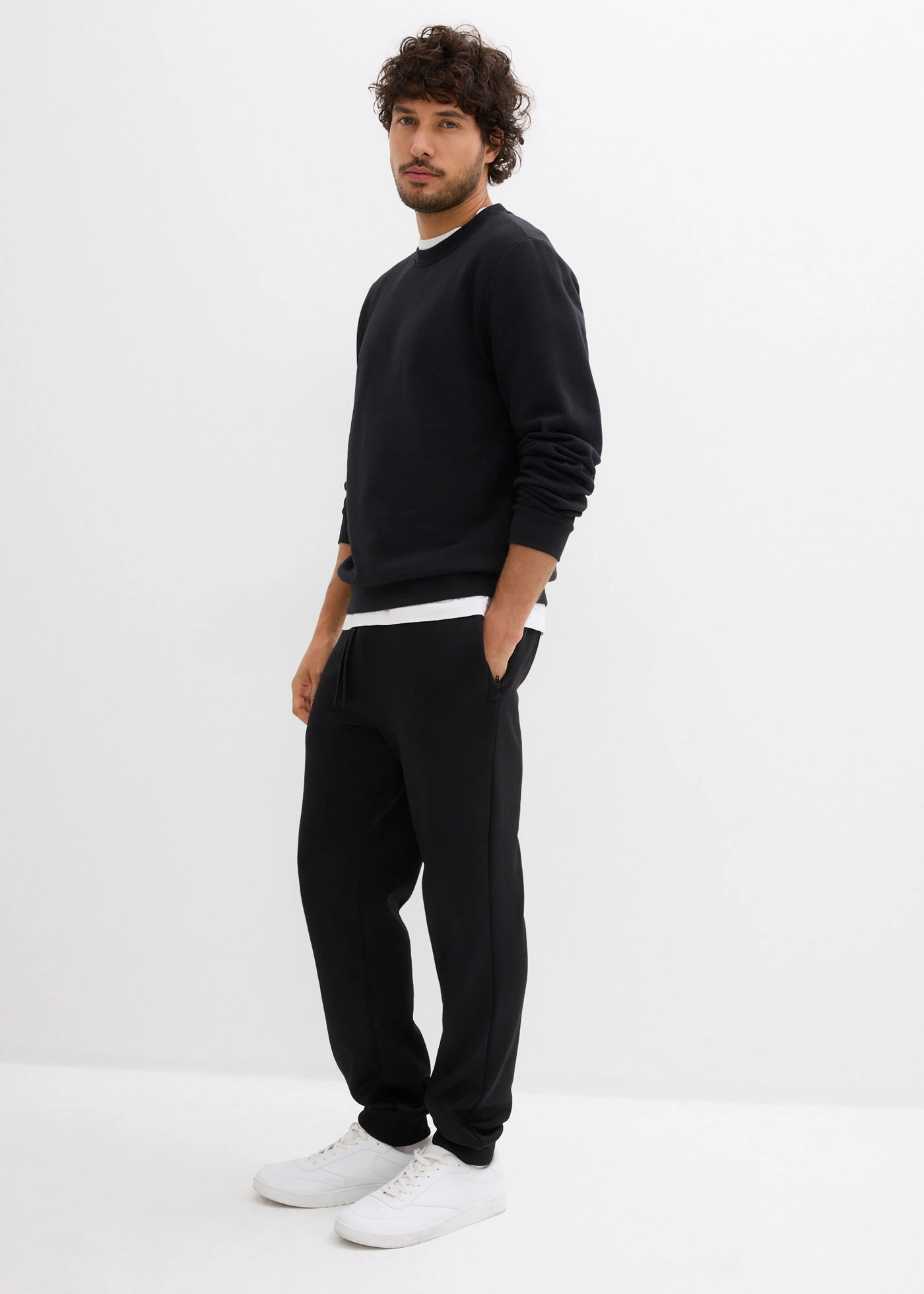 Pantalon de jogging chaud avec poches zippées pratiques • noir • Boutique bonprix