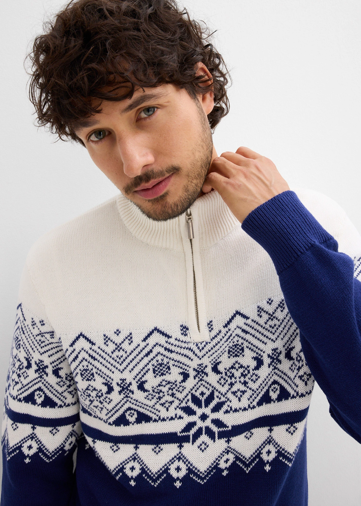Norvégmintás pulóver cipzáros gallérral és tiszta pamutból • gyapjúfehér-mélytengeri kék norvégmintás • bonprix áruház