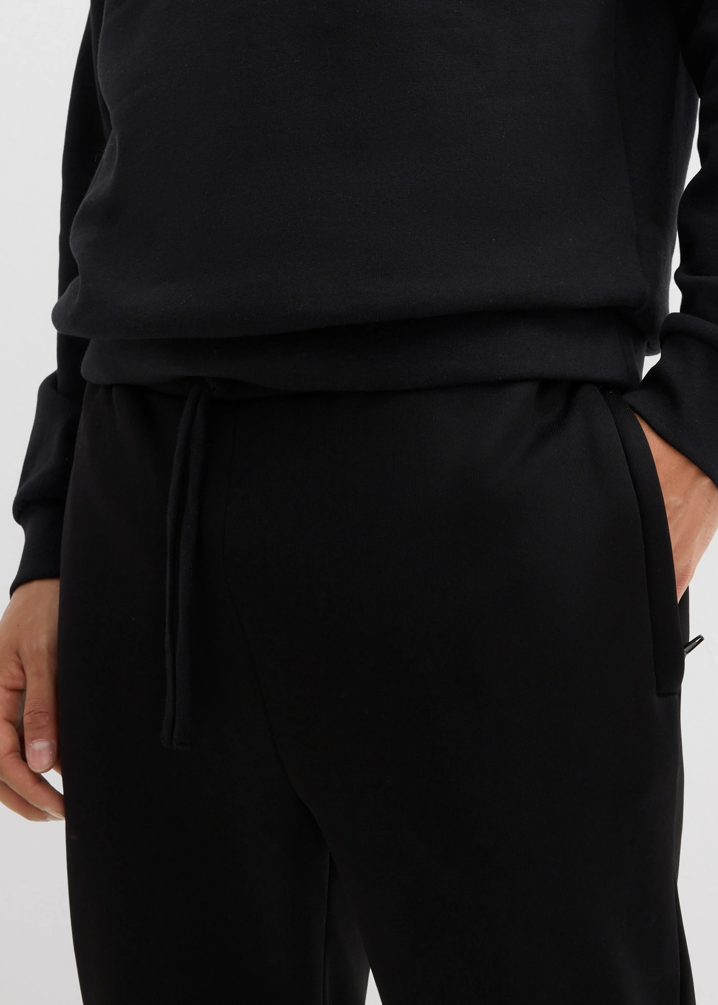 Pantalon de jogging chaud avec poches zippées pratiques • noir • Boutique bonprix