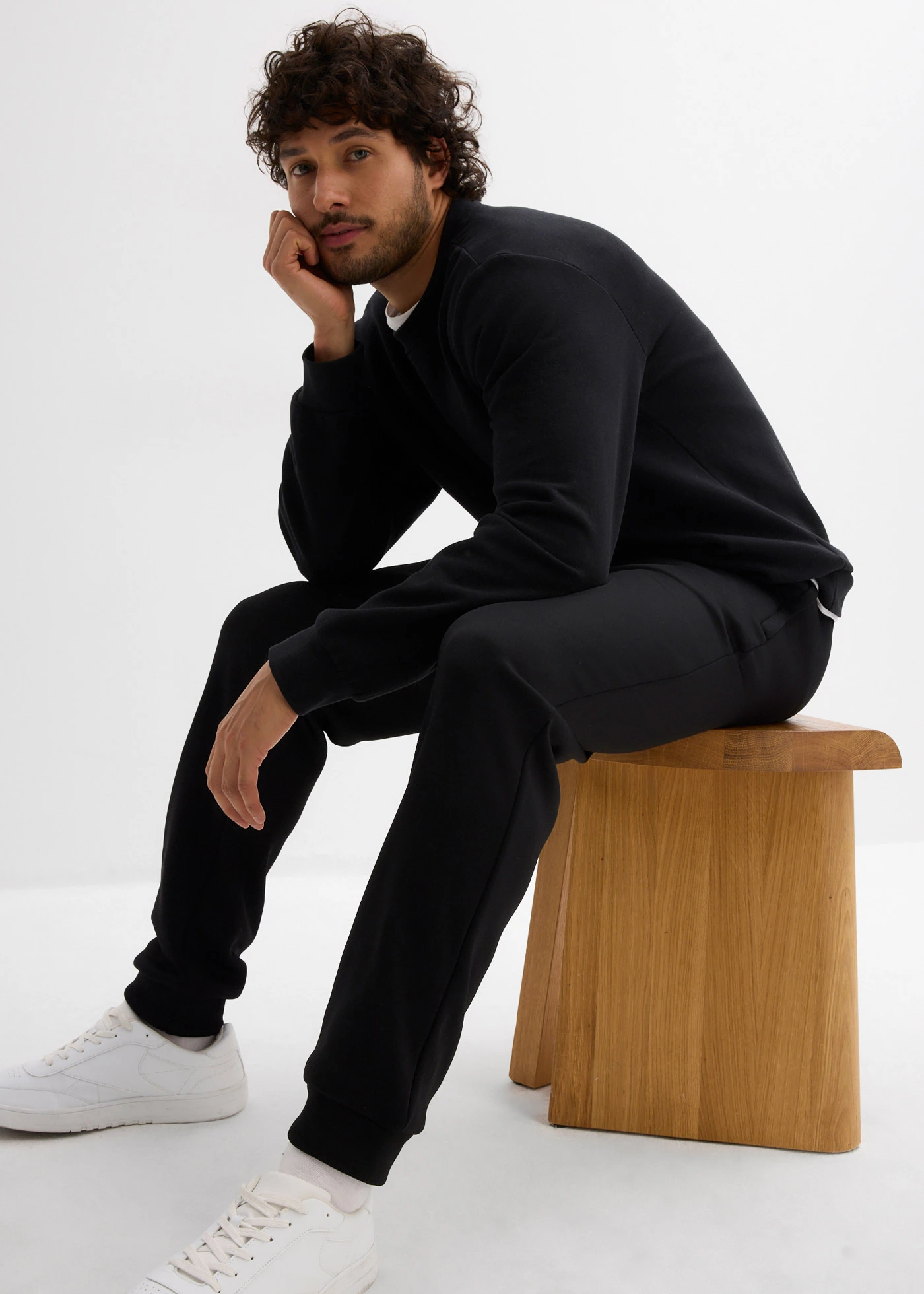 Pantalon de jogging chaud avec poches zippées pratiques • noir • Boutique bonprix