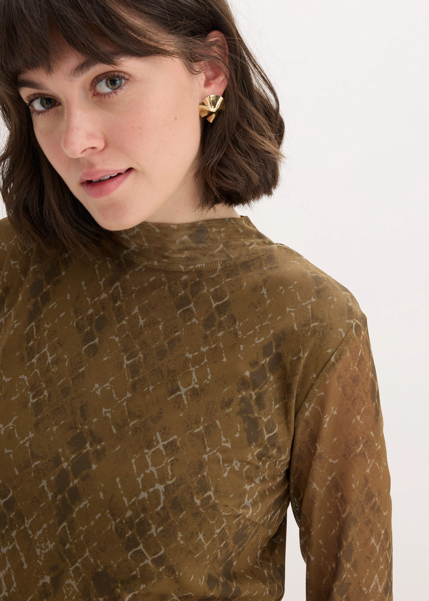 Robe midi en mesh • olive-vert gui graphique • Boutique bonprix