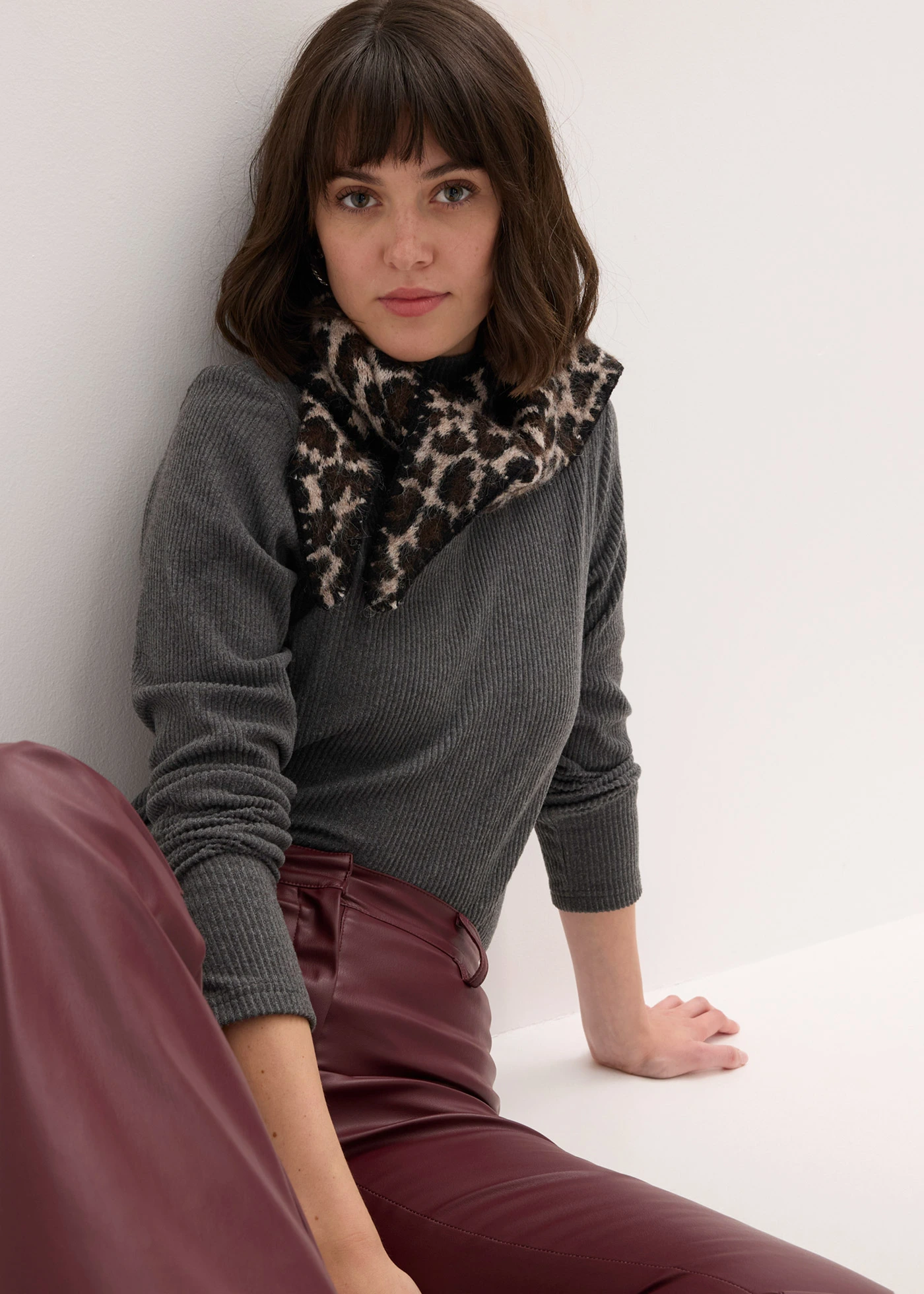 Petit foulard triangle • beige-marron léopard • Boutique bonprix