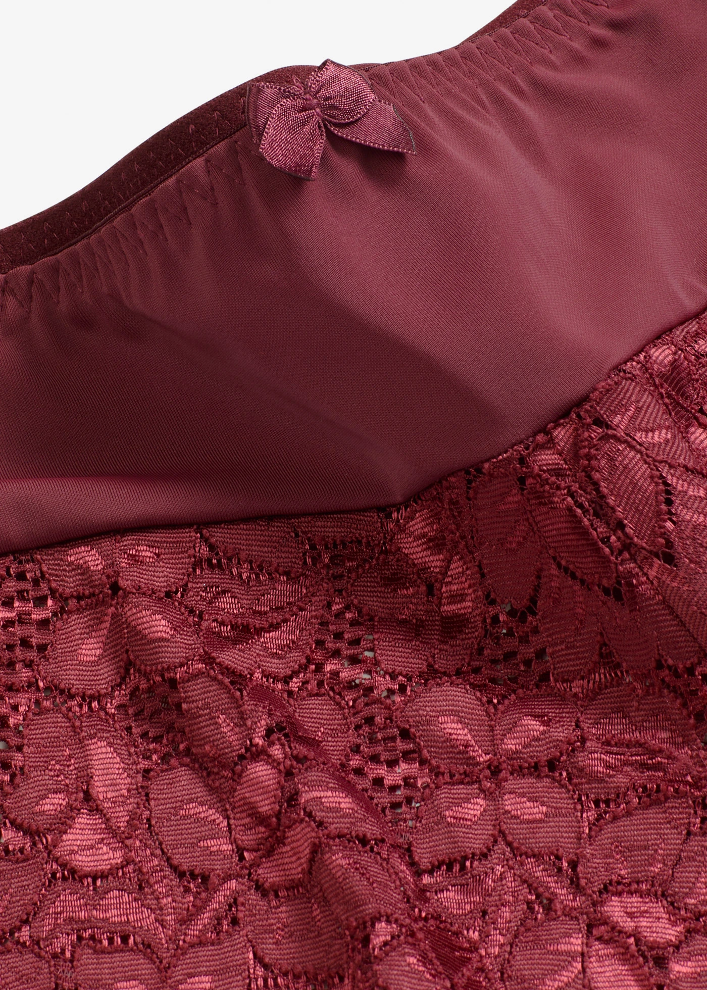 Maxi culotte à dentelle • prune • Boutique bonprix