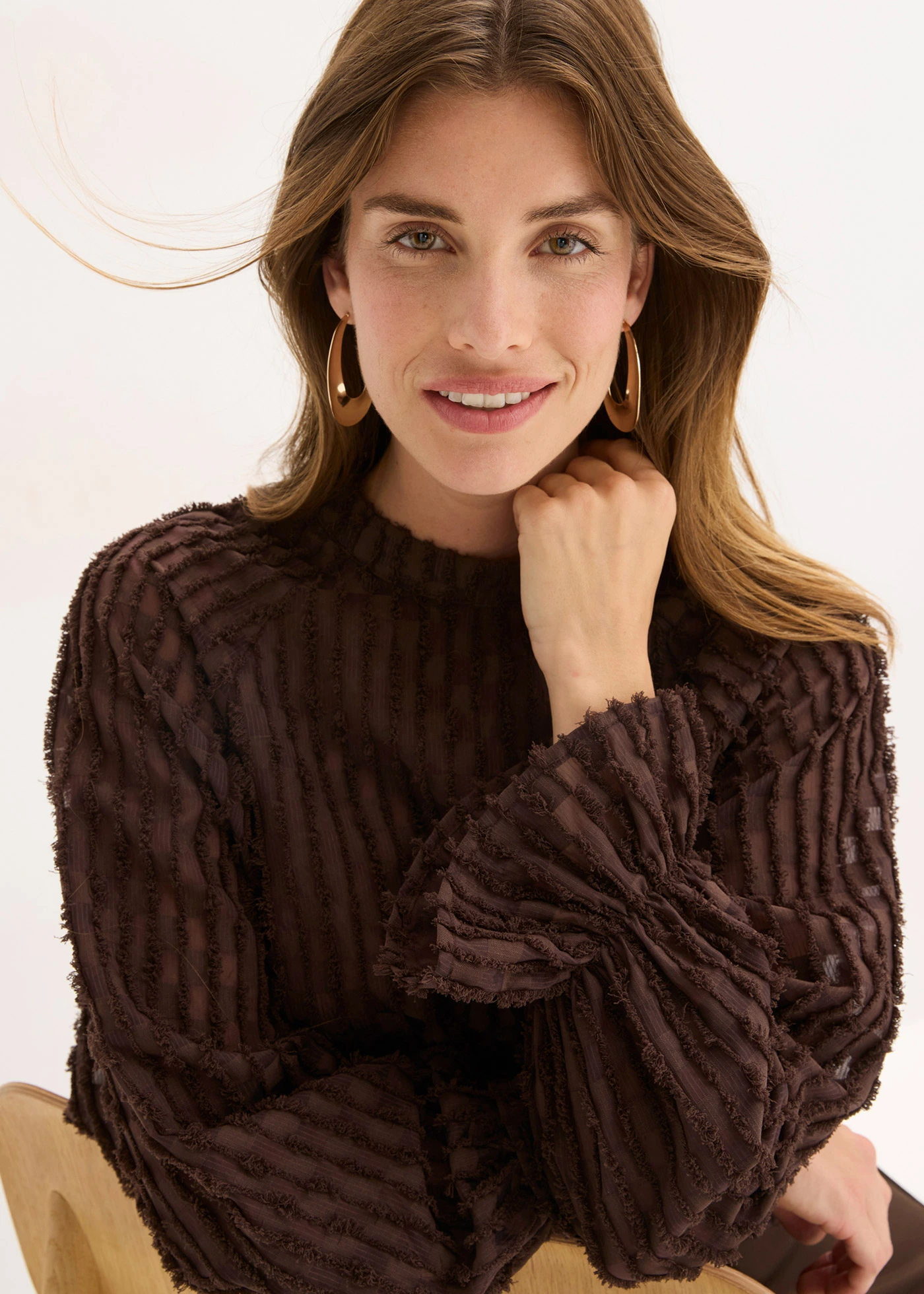 Halenka ze strukturovaného materiálu • tmavě hnědá • bonprix obchod