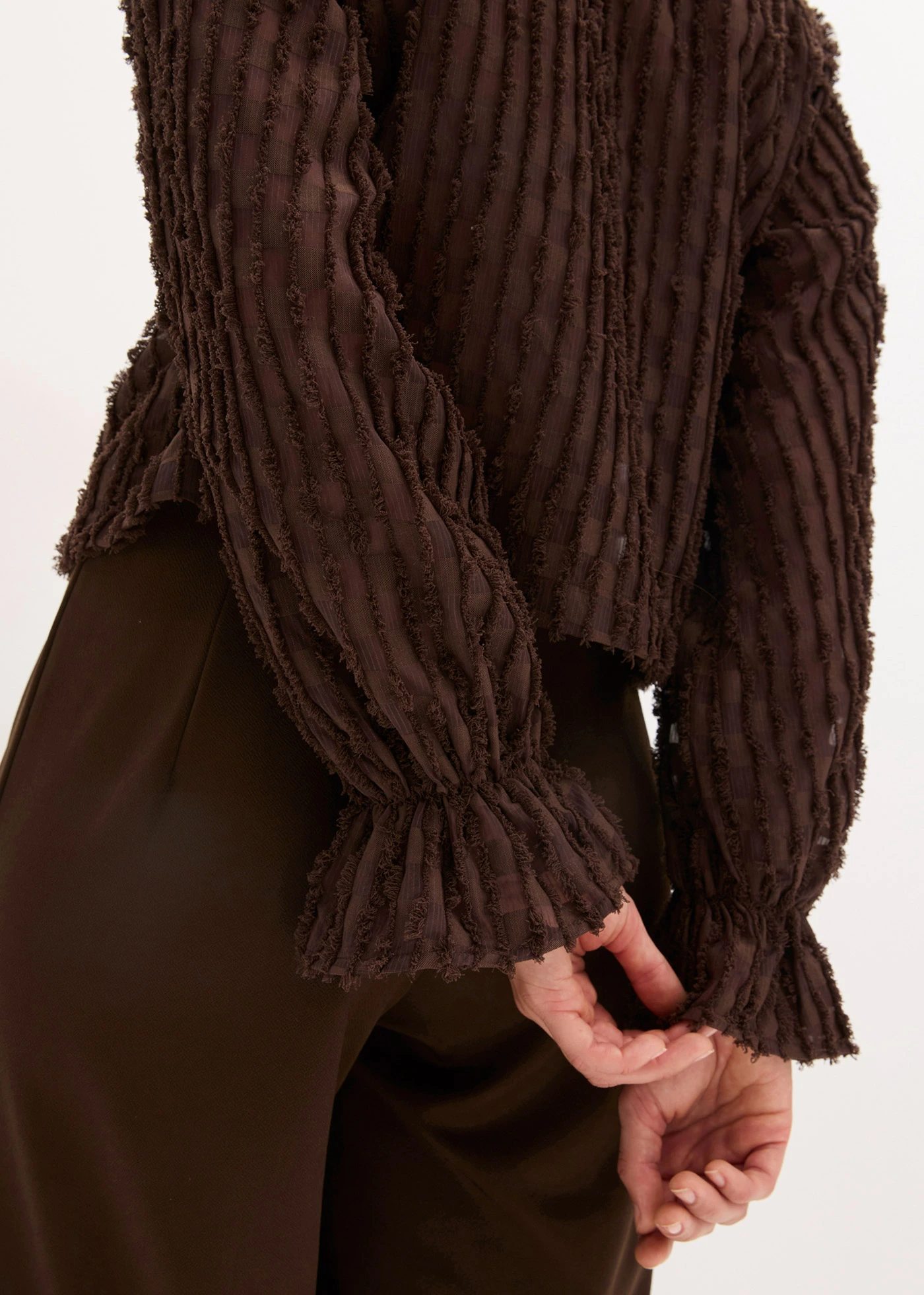 Halenka ze strukturovaného materiálu • tmavě hnědá • bonprix obchod