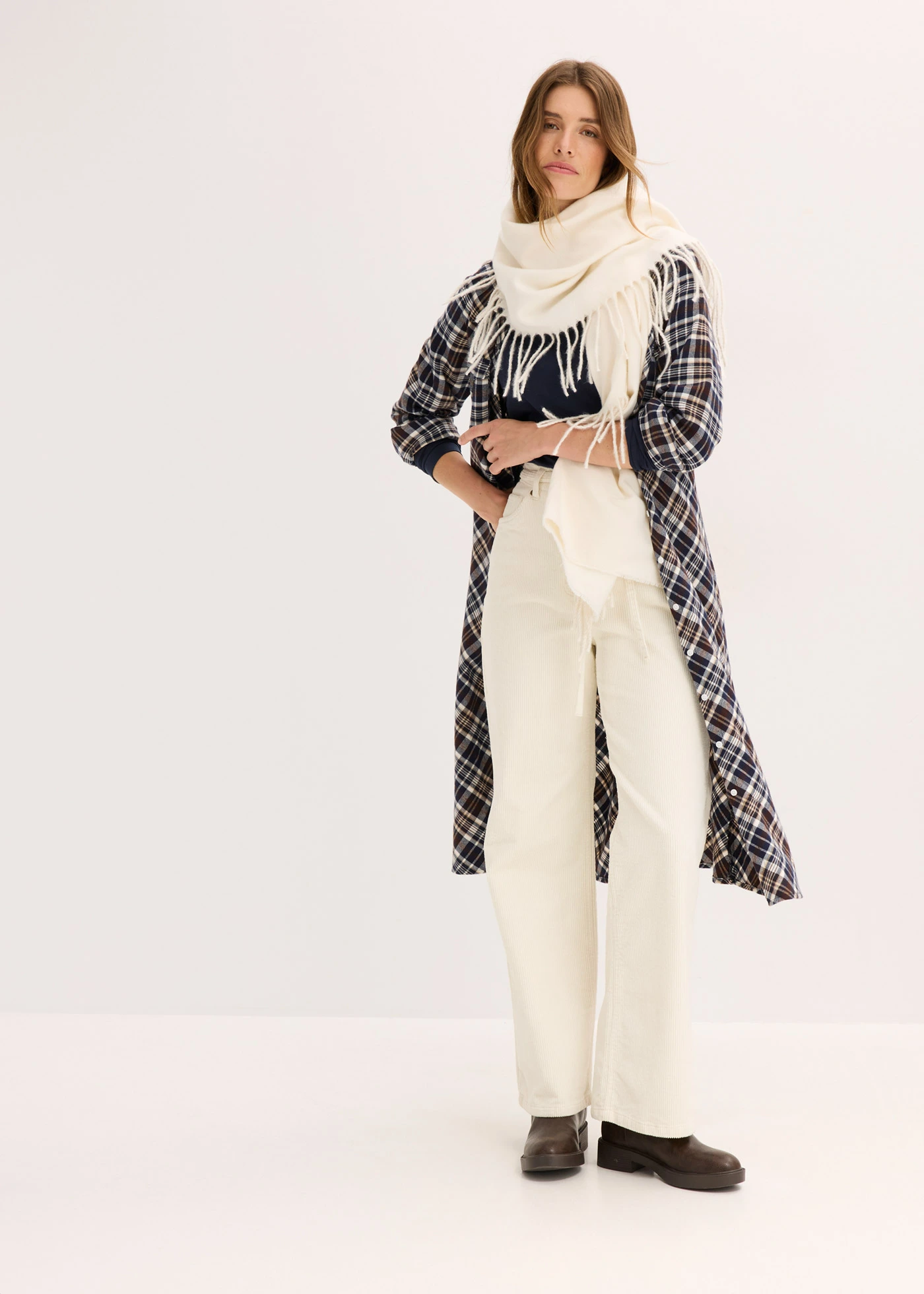 Široké manšestrové kalhoty s vázačkou • perlově bílá • bonprix obchod