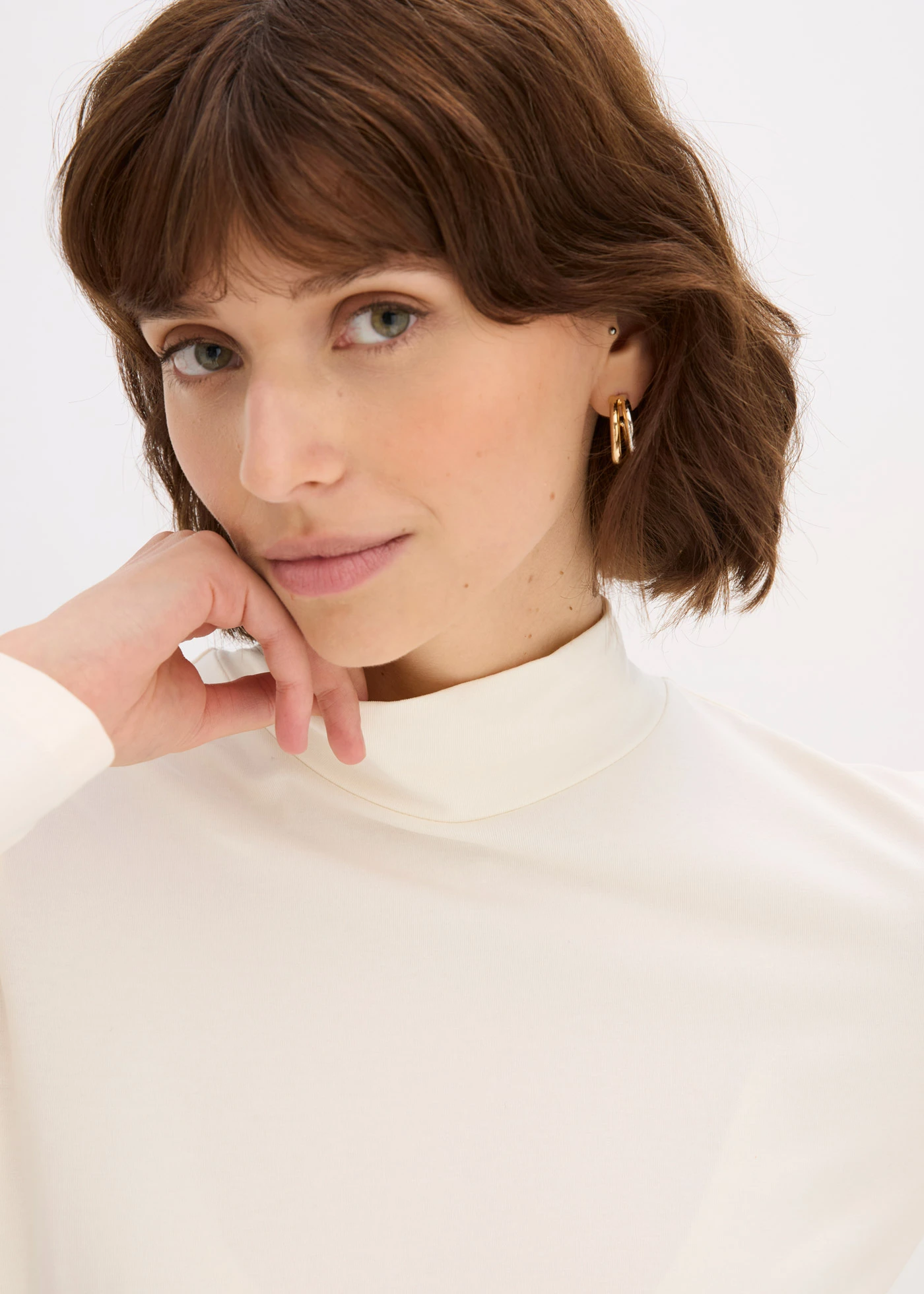 Přiléhavé tričko s dlouhým rukávem • perlově bílá • bonprix obchod