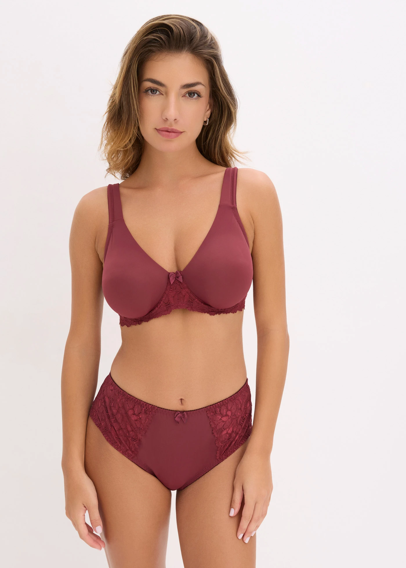 Maxikalhotky s jemnou krajkou (2 ks v balení) • krémově modrá • bonprix obchod