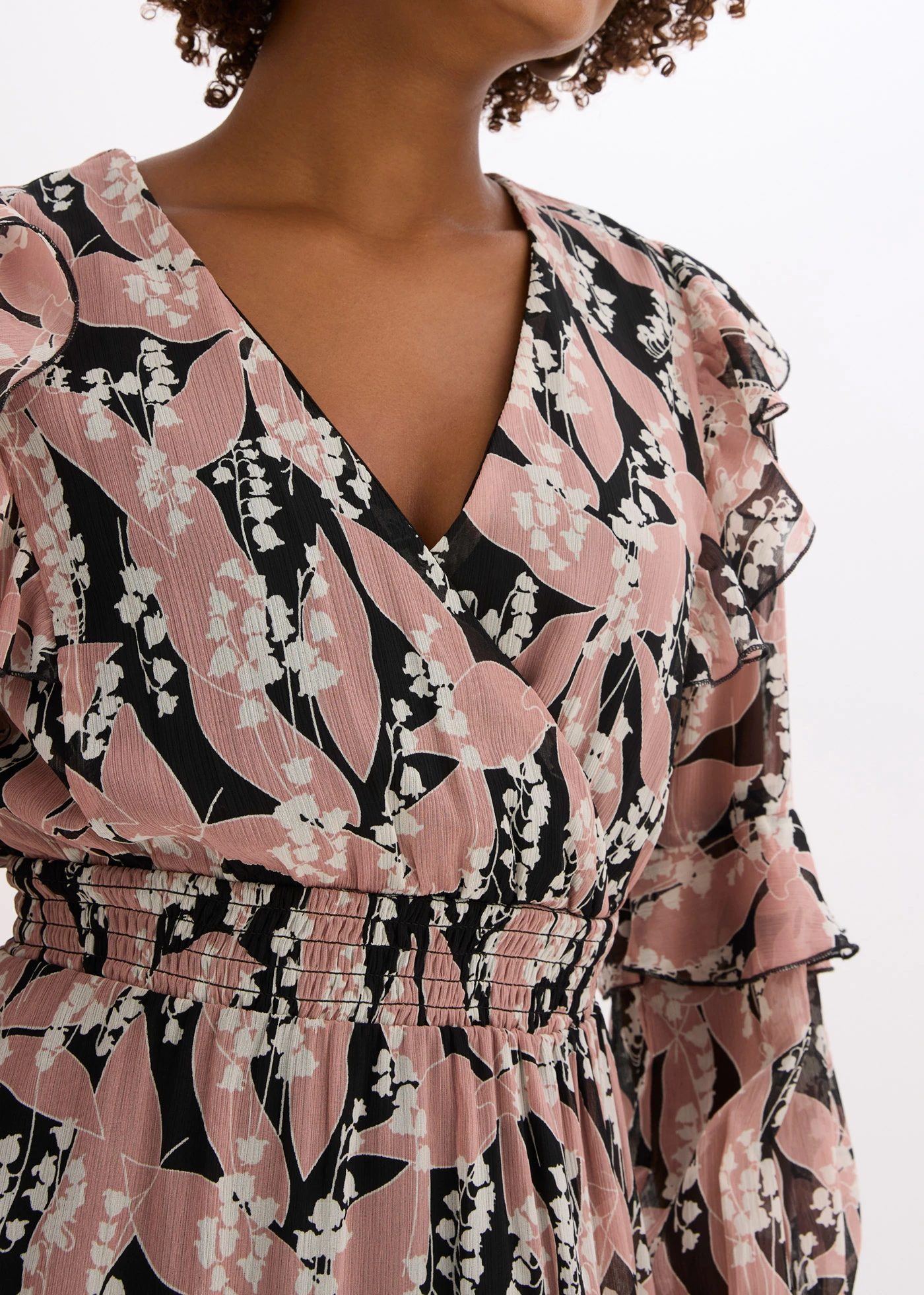 Šifónové šaty s volány • černo-růžovohnědá s květy • bonprix obchod