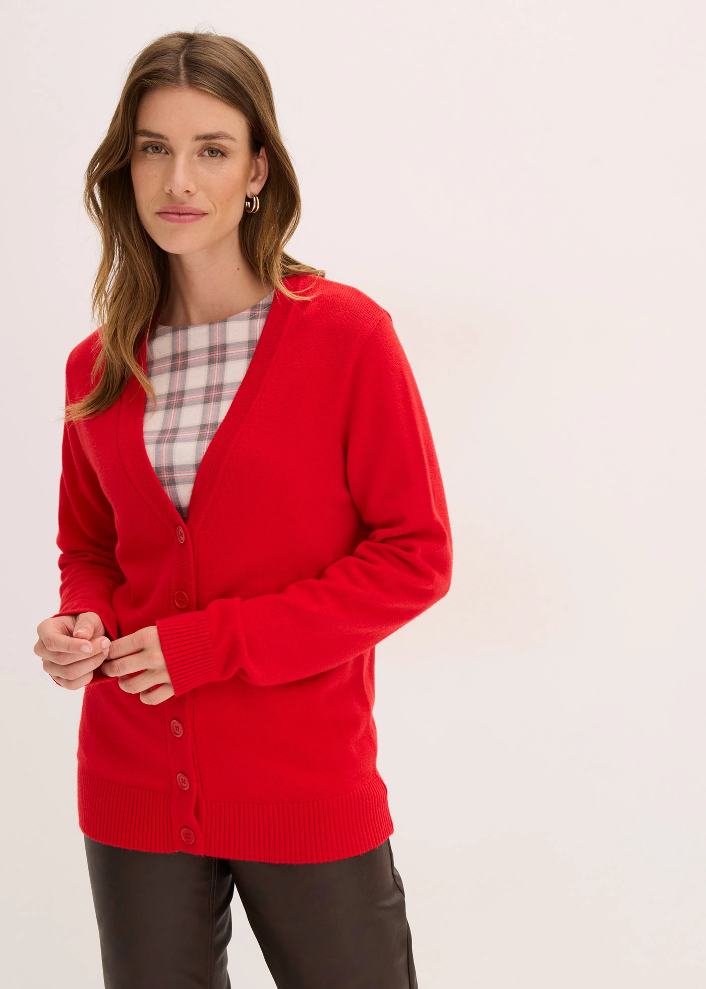 Gilet long en maille douce • rouge lave • Boutique bonprix
