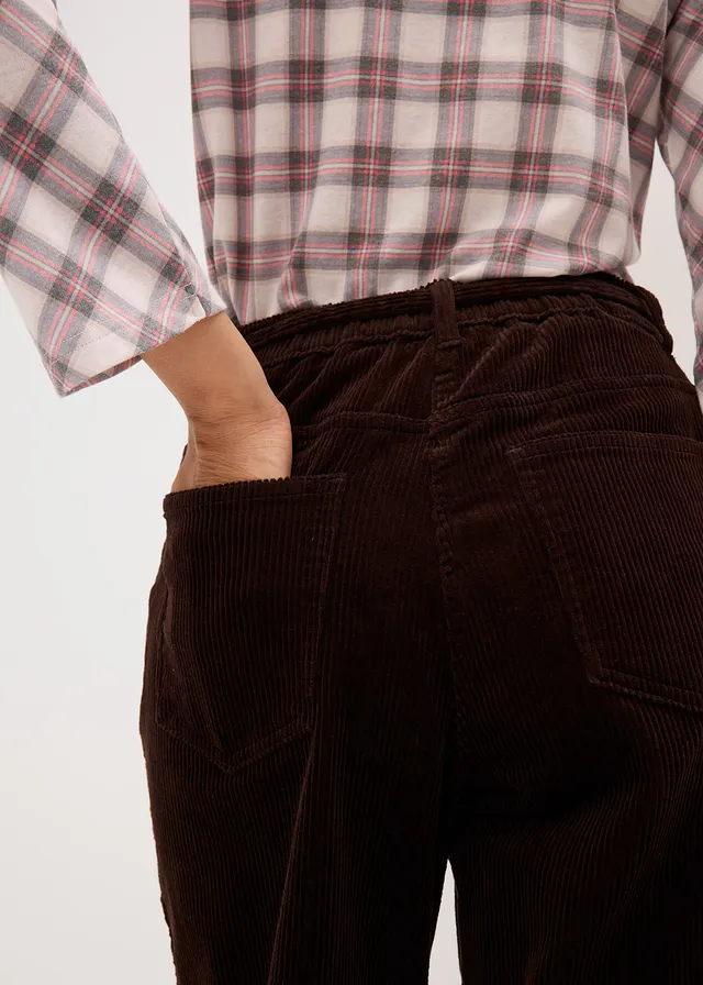 Pantalon large en velours côtelé avec ceinture à nouer • marron foncé • product-page.page-title-suffix