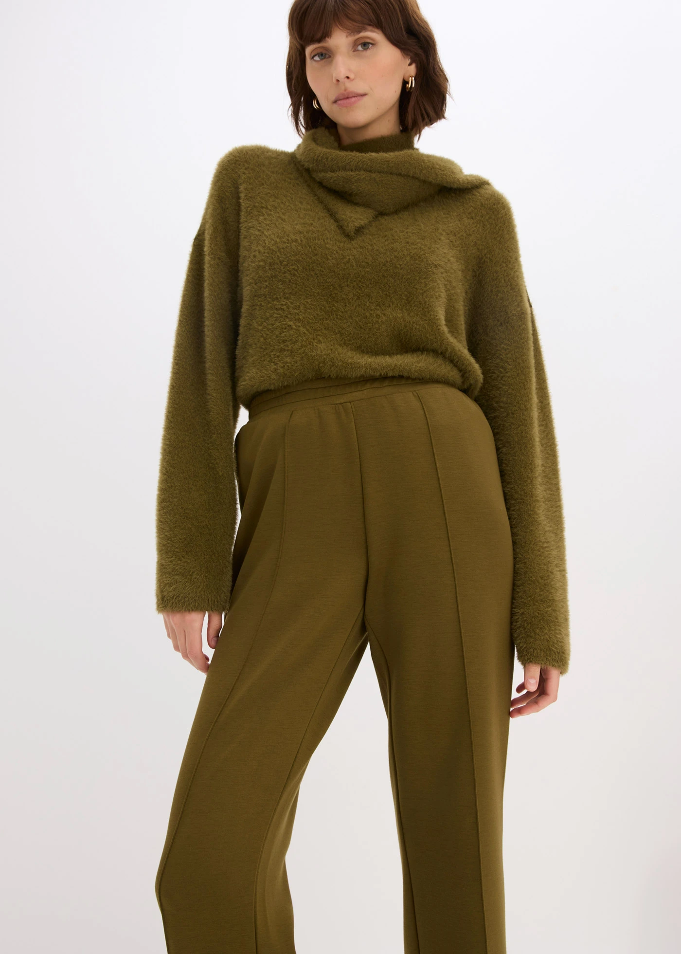 Teplákové kalhoty z měkké směsi s viskózou • zemitá olivová • bonprix obchod