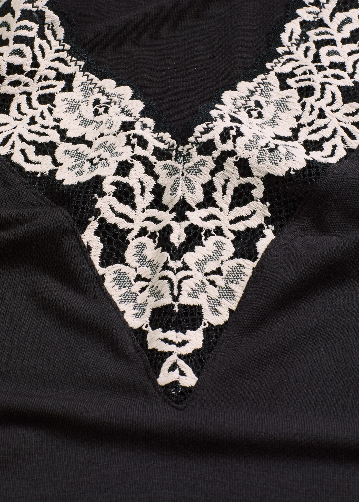 Body sans armatures en modal doux avec dentelle • noir-écru • Boutique bonprix