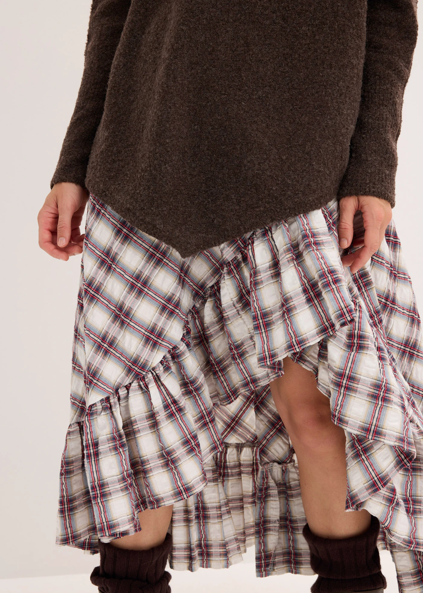 Bő pulóver • sötétbarna • bonprix áruház