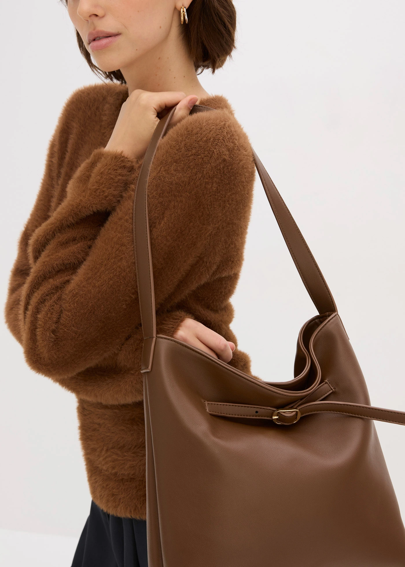 Svetr s plyšovým vzhledem • pimentová hnědá • bonprix obchod