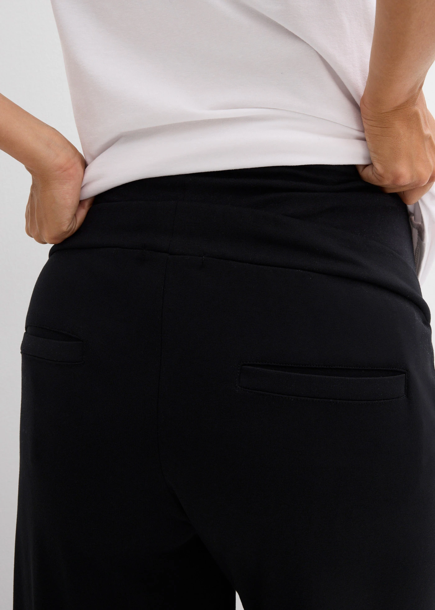 Pantaloni de gravide din material confortabil Punto di Roma, cu crac larg • negru • magazin bonprix