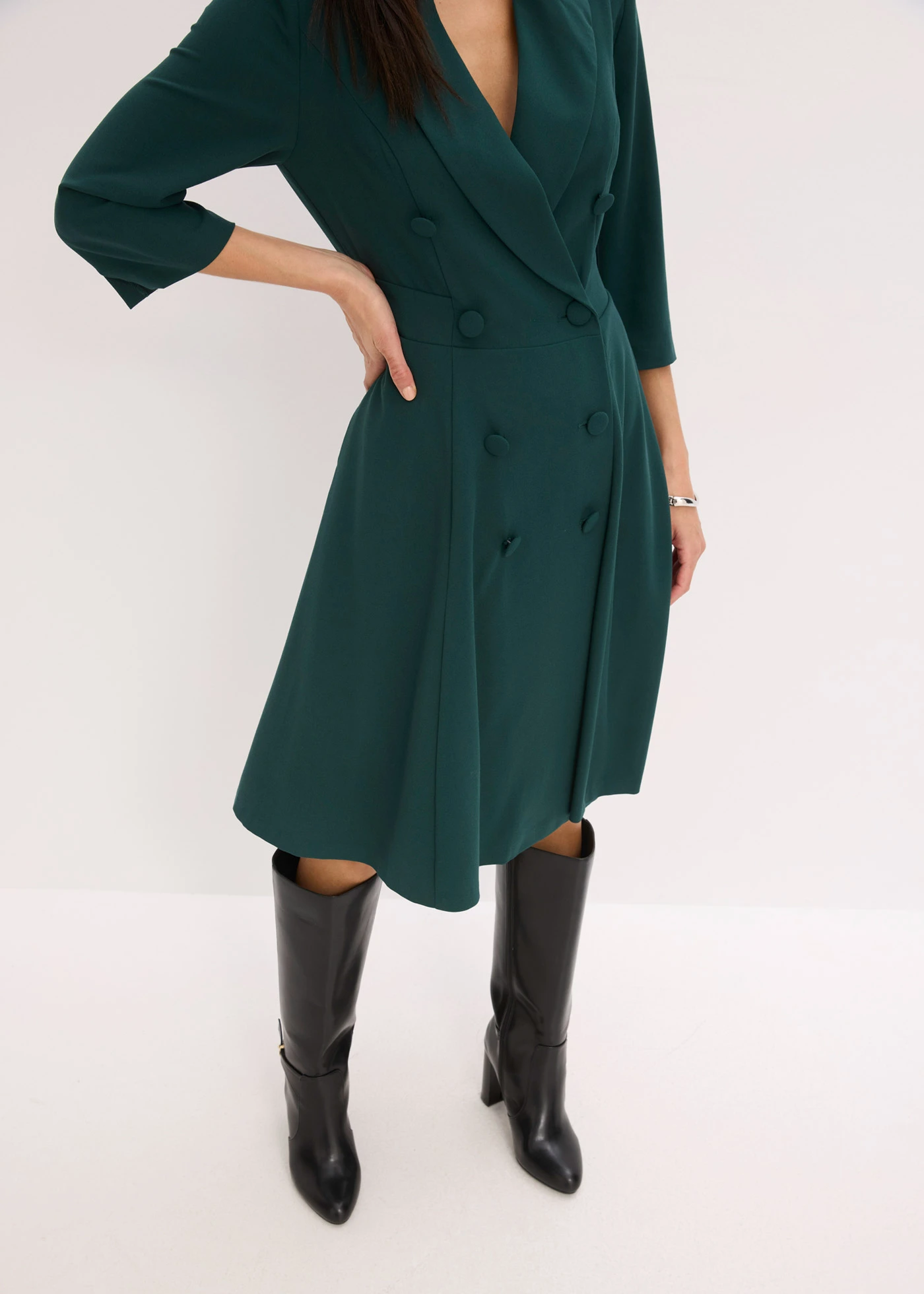 Blézer ruha lefelé bővülő szoknyarésszel • mélyzöld • bonprix áruház