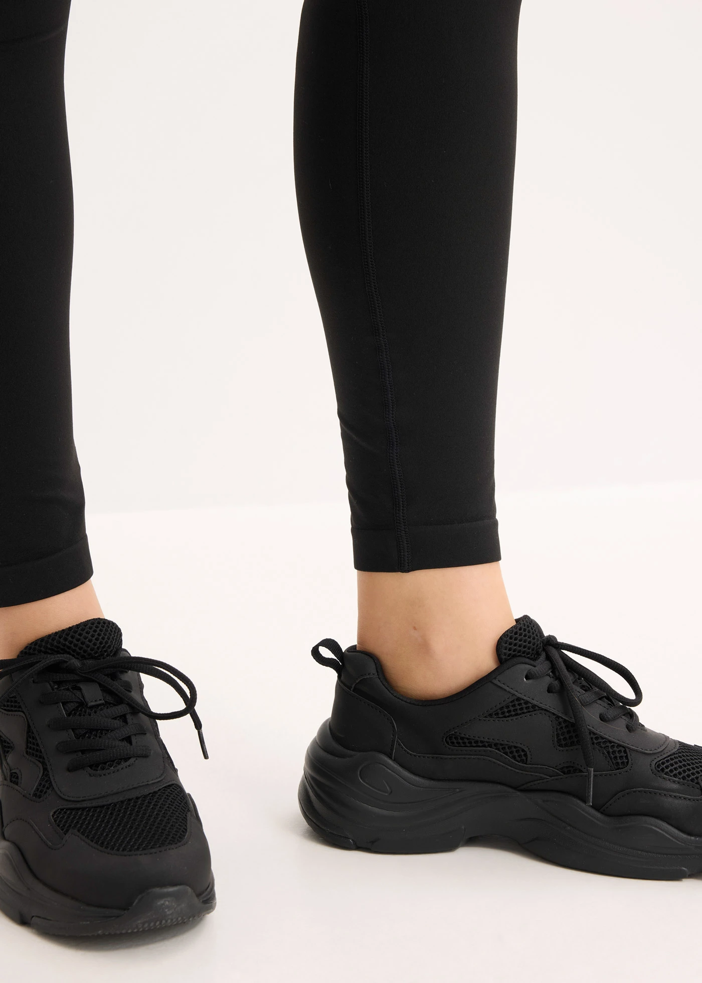 Bezešvé sportovní legíny • černá plus size • bonprix obchod