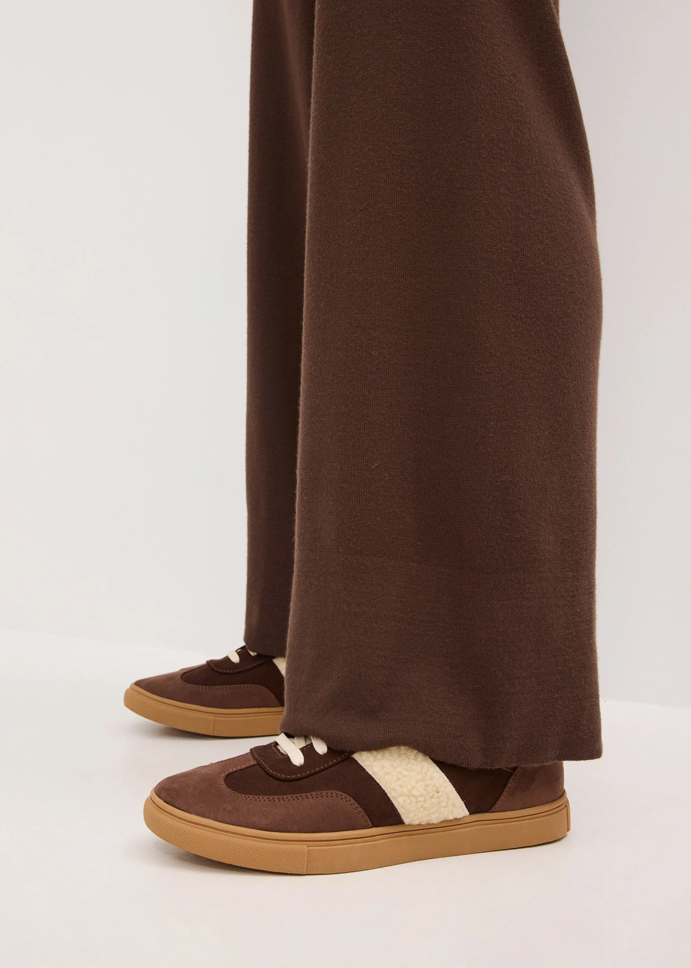 Pletené kalhoty z měkké viskózové směsi • hnědá • bonprix obchod