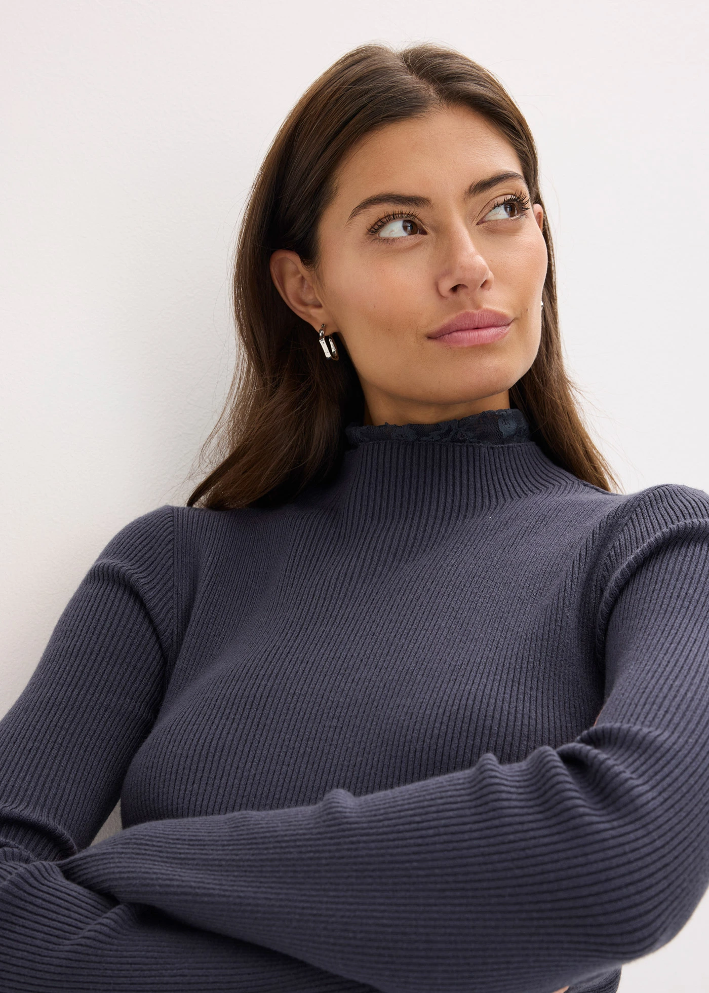 Žebrovaný svetr ze splývavé viskózové směsi • noční modrá • bonprix obchod