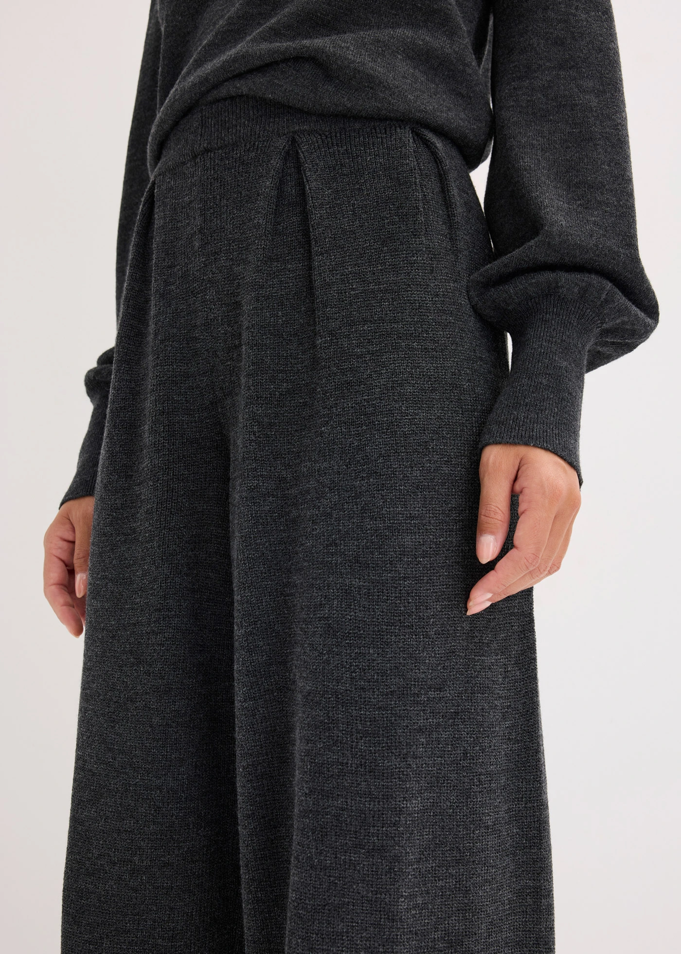 Kalhoty z jemné pleteniny • antracitový melír • bonprix obchod