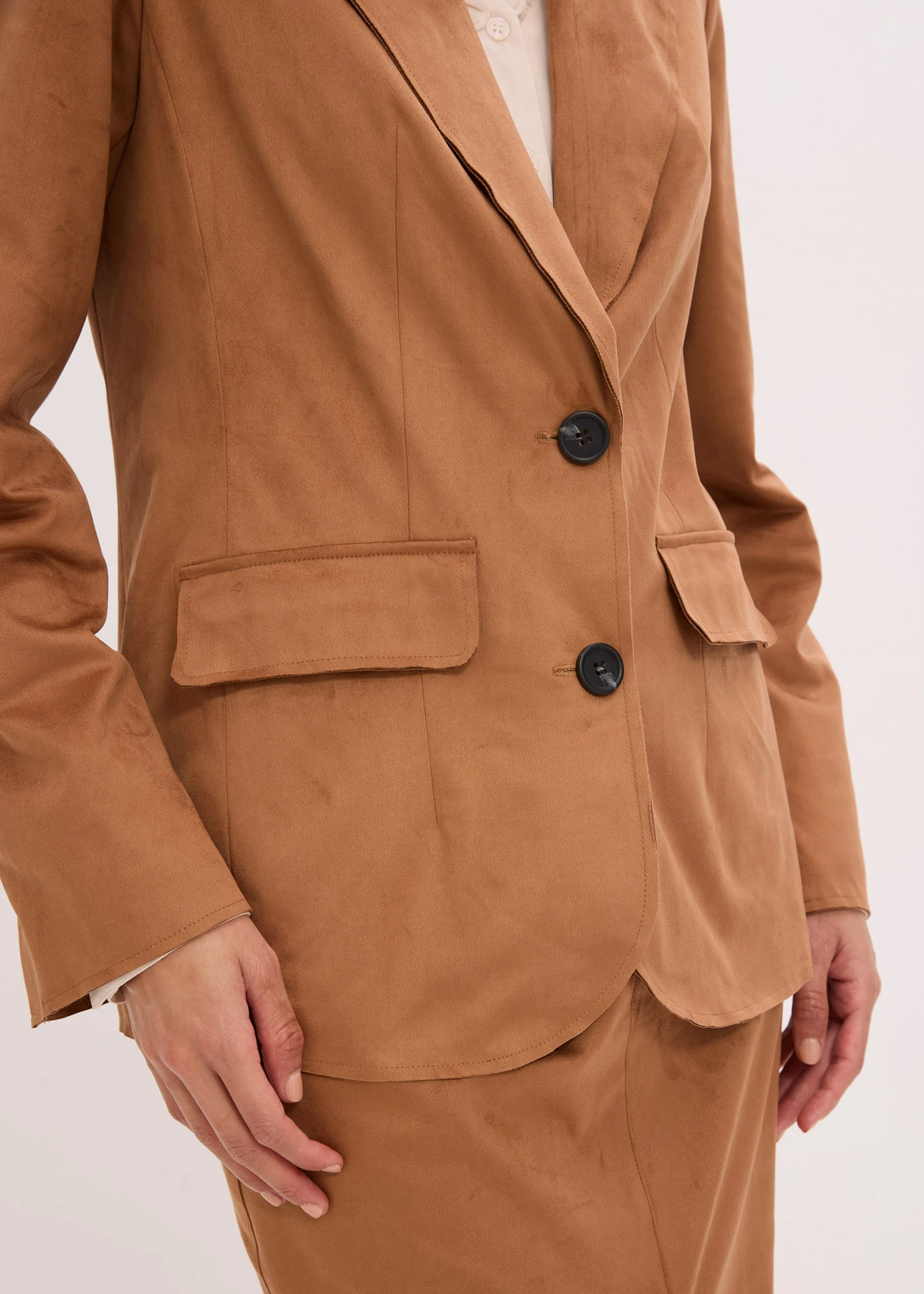 Blejzr z imitace velurové kůže • hnědá moka • bonprix obchod