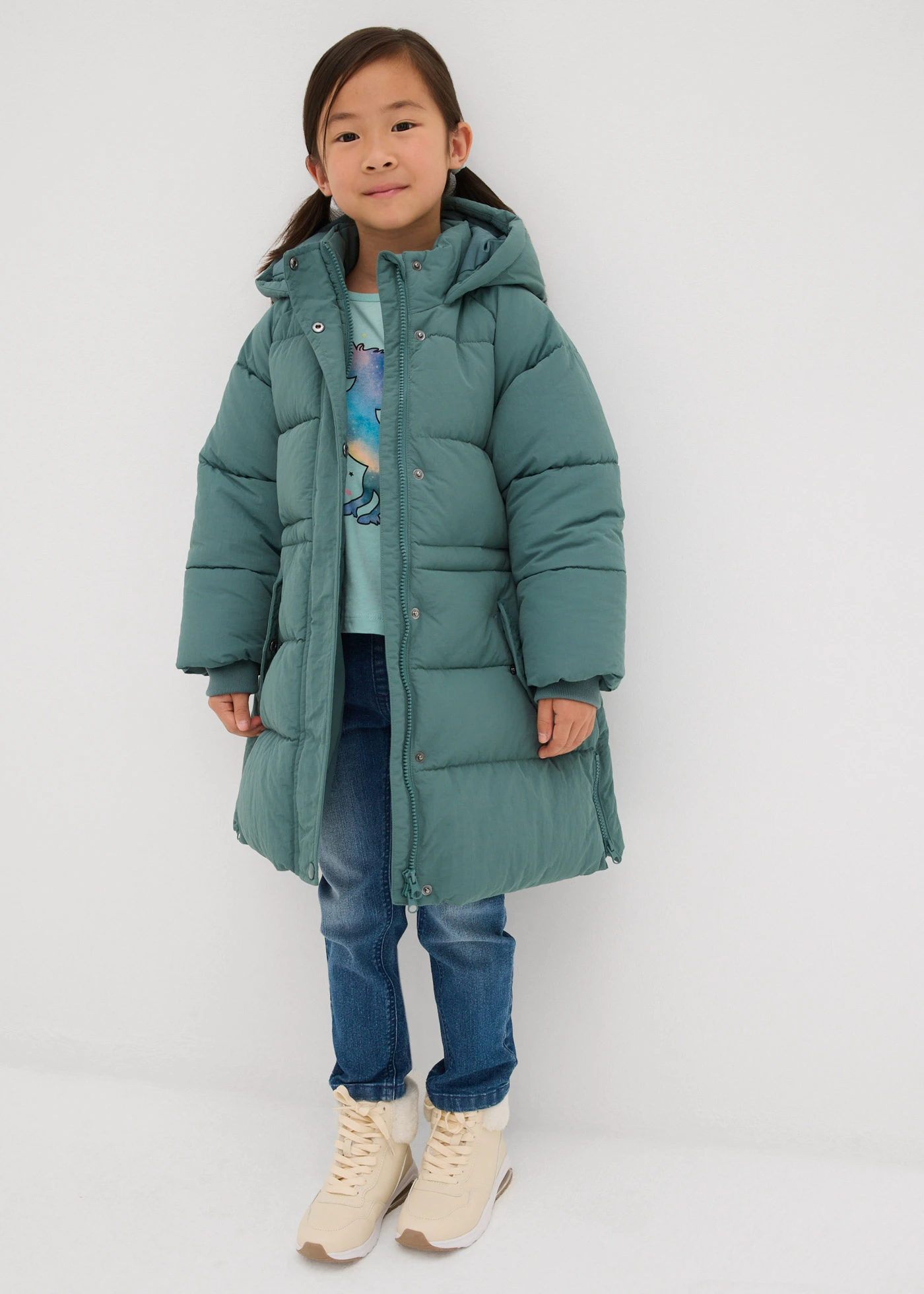 Warme gevoerde lange pufferjas met reflecterende details • grijsgroen • bonprix online shop