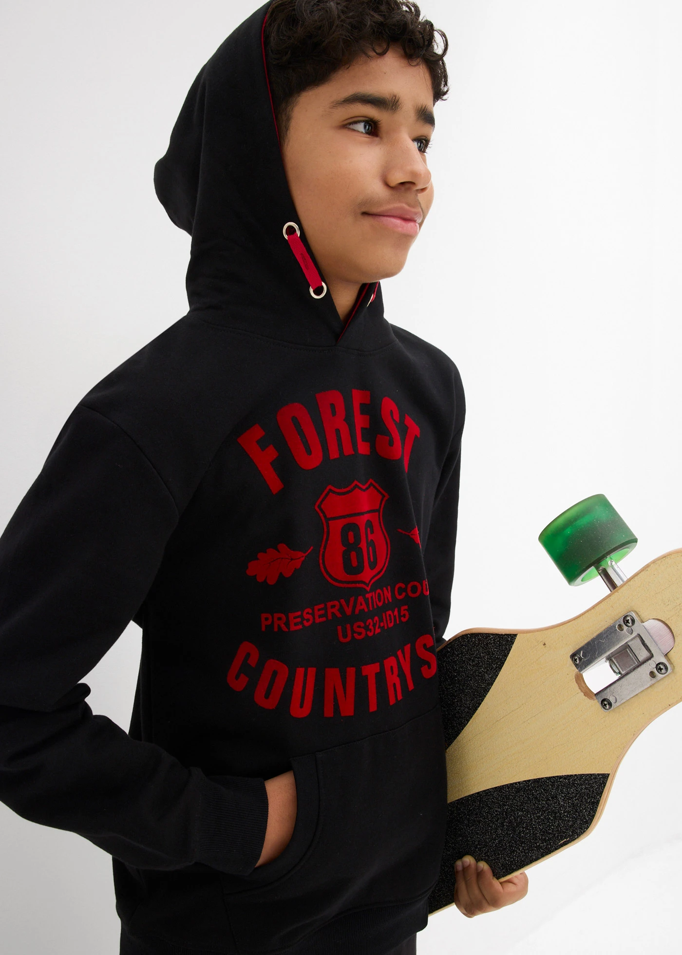 Mikina s kapucí, z čisté organické bavlny • černá potisk • bonprix obchod