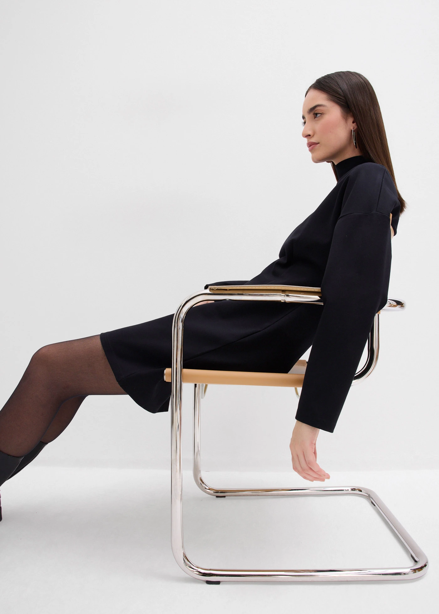 Žerzejové šaty z Punto di Roma • černá • bonprix obchod