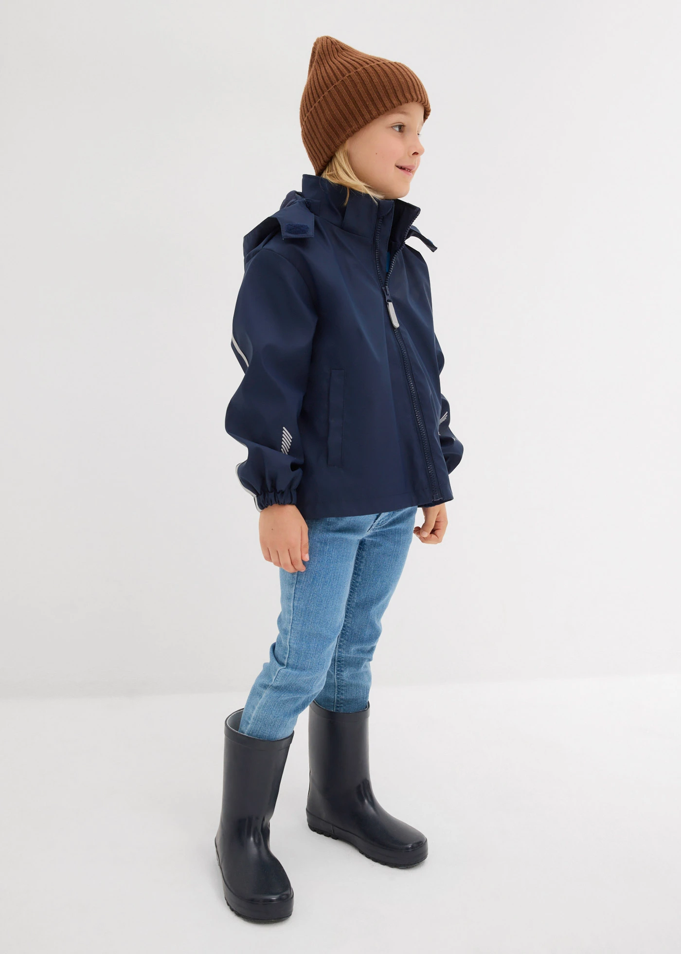 Veste de pluie thermique à capuche amovible et détails réfléchissants • bleu foncé • Boutique bonprix