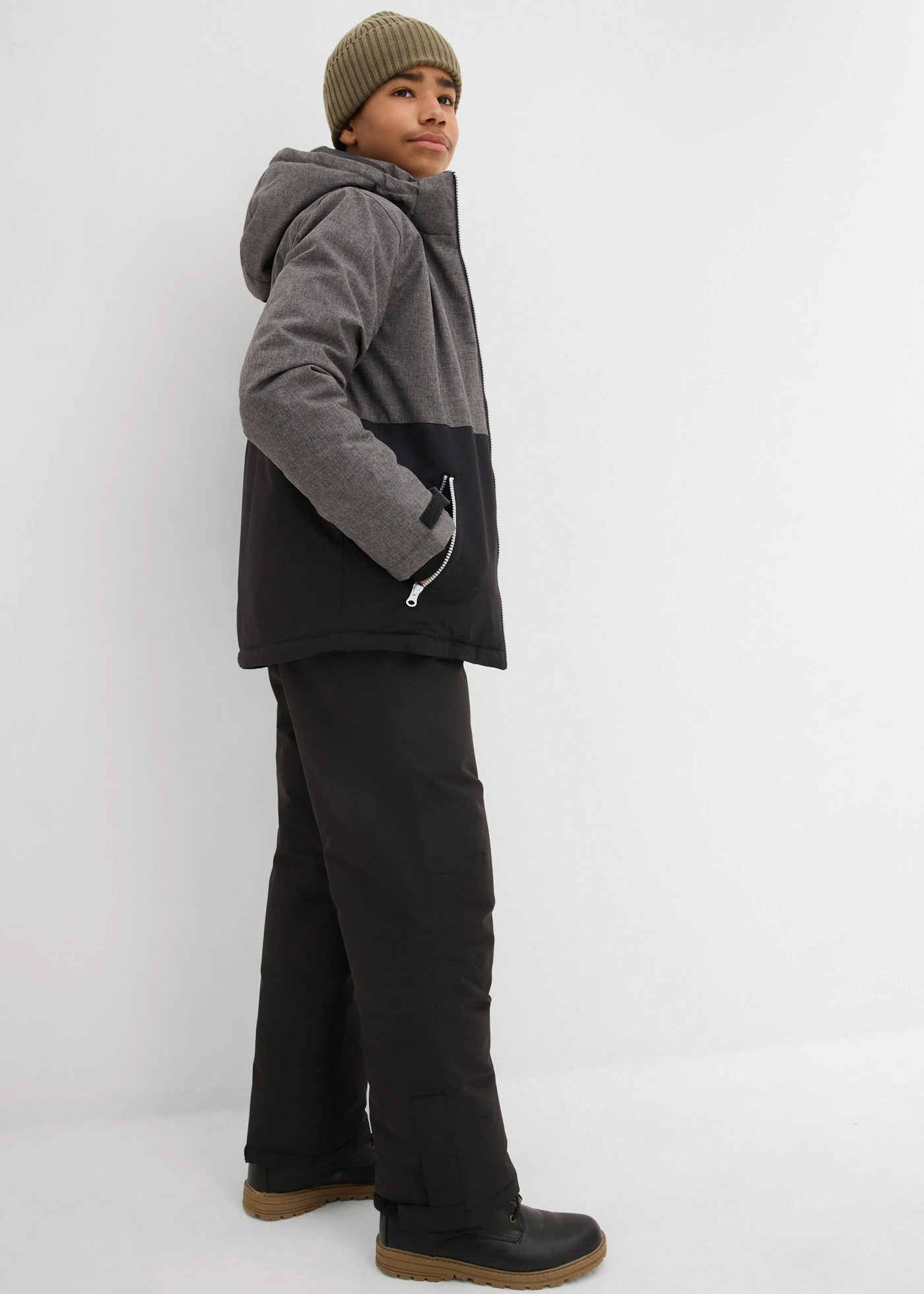 Gewatteerde winterjas in colourblocking met capuchon • grijs gemêleerd-zwart • bonprix online shop