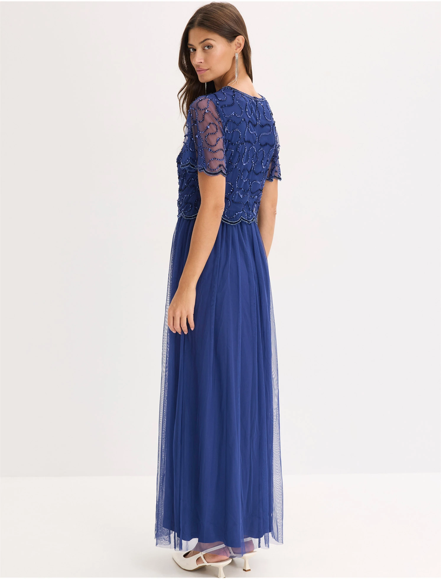 Robe longue raffinée en tulle avec sequins brodés • bleu nuit • Boutique bonprix